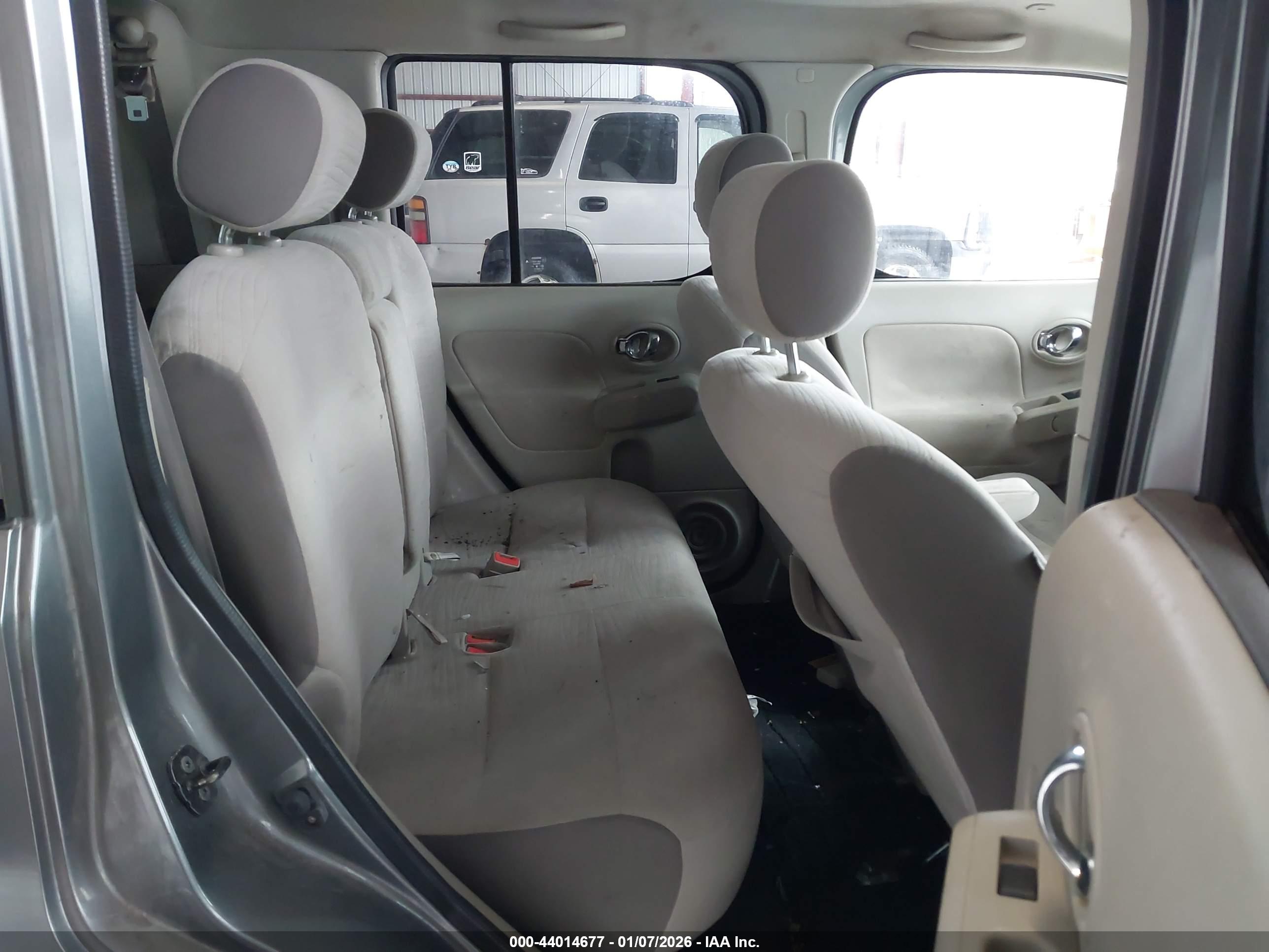NISSAN CUBE image 8