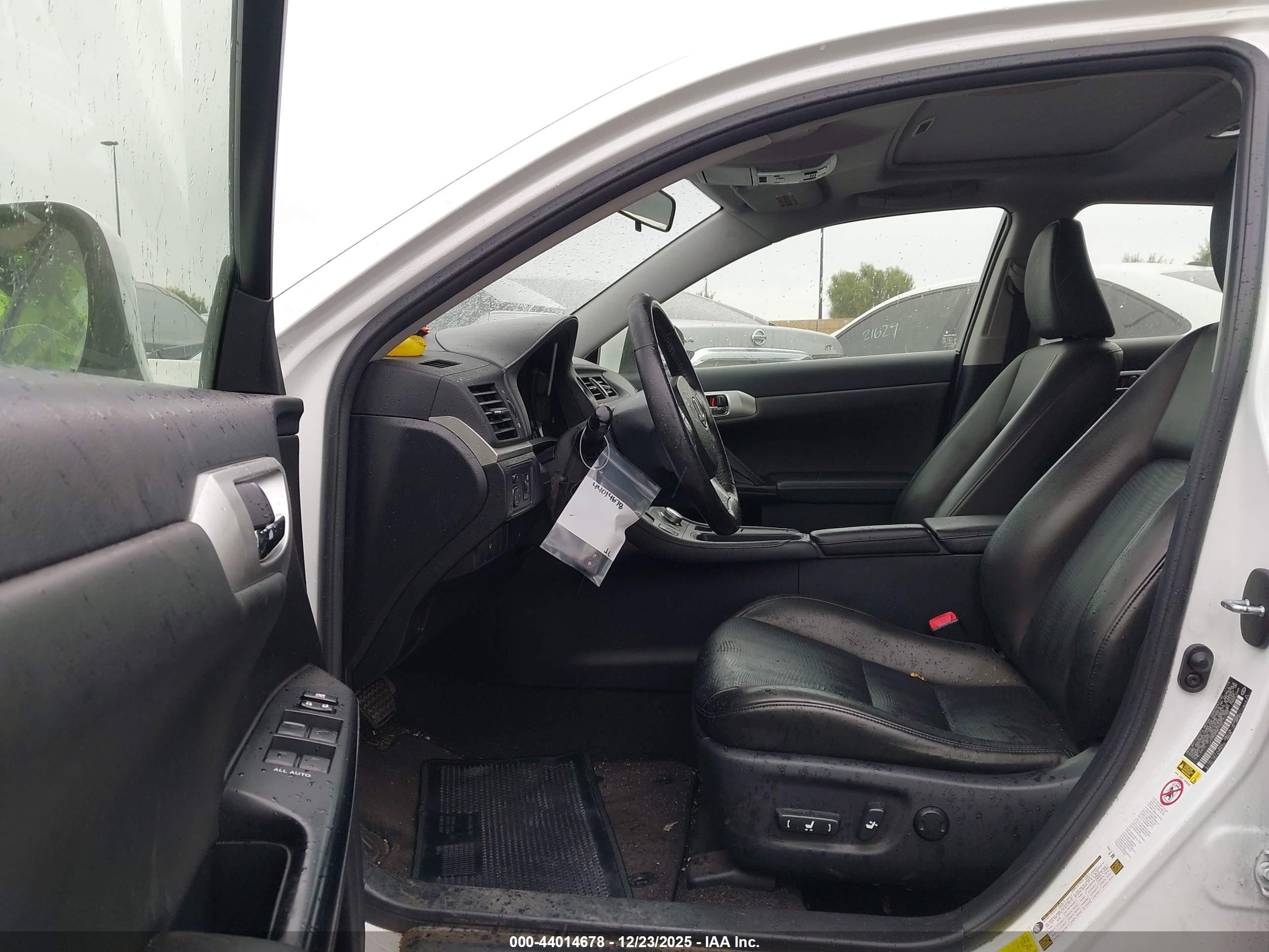 LEXUS CT image 5