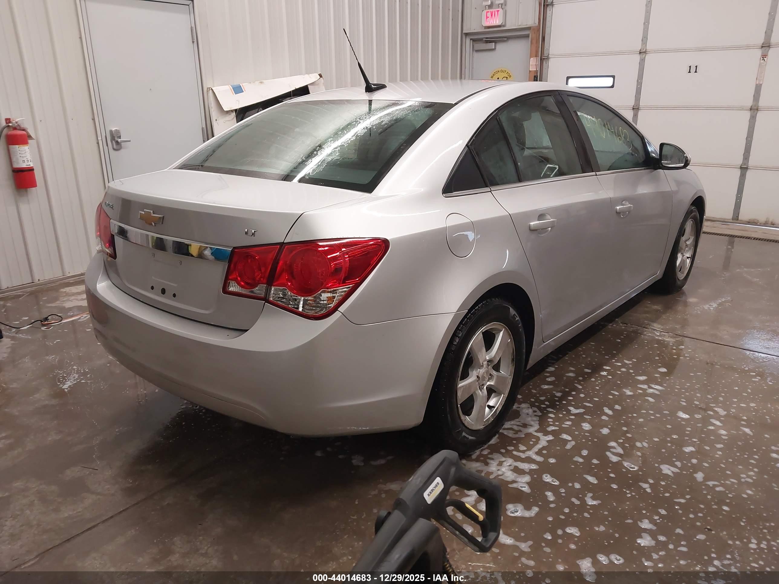 CHEVROLET CRUZE image 4