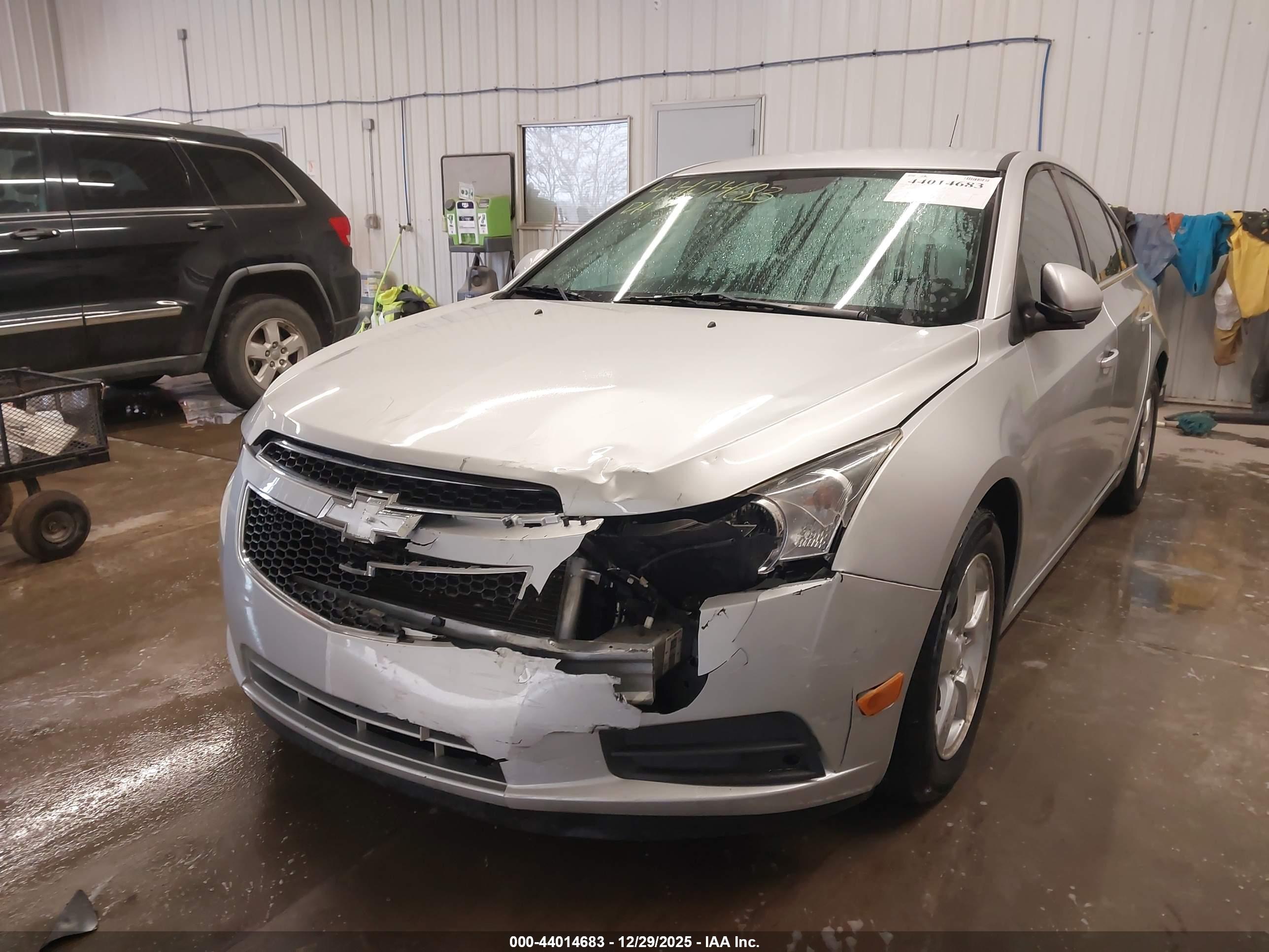 CHEVROLET CRUZE image 6
