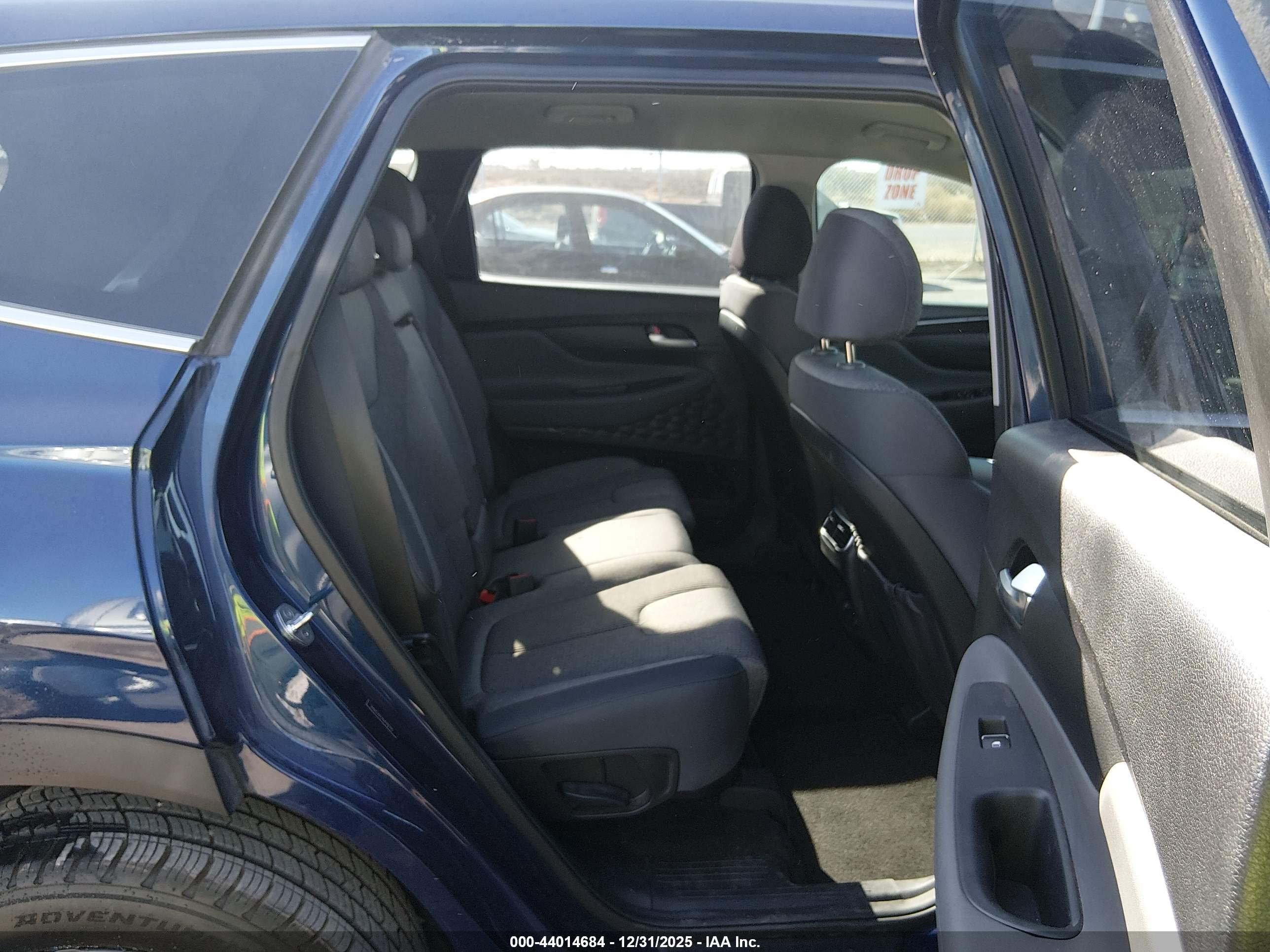 HYUNDAI SANTA image 8