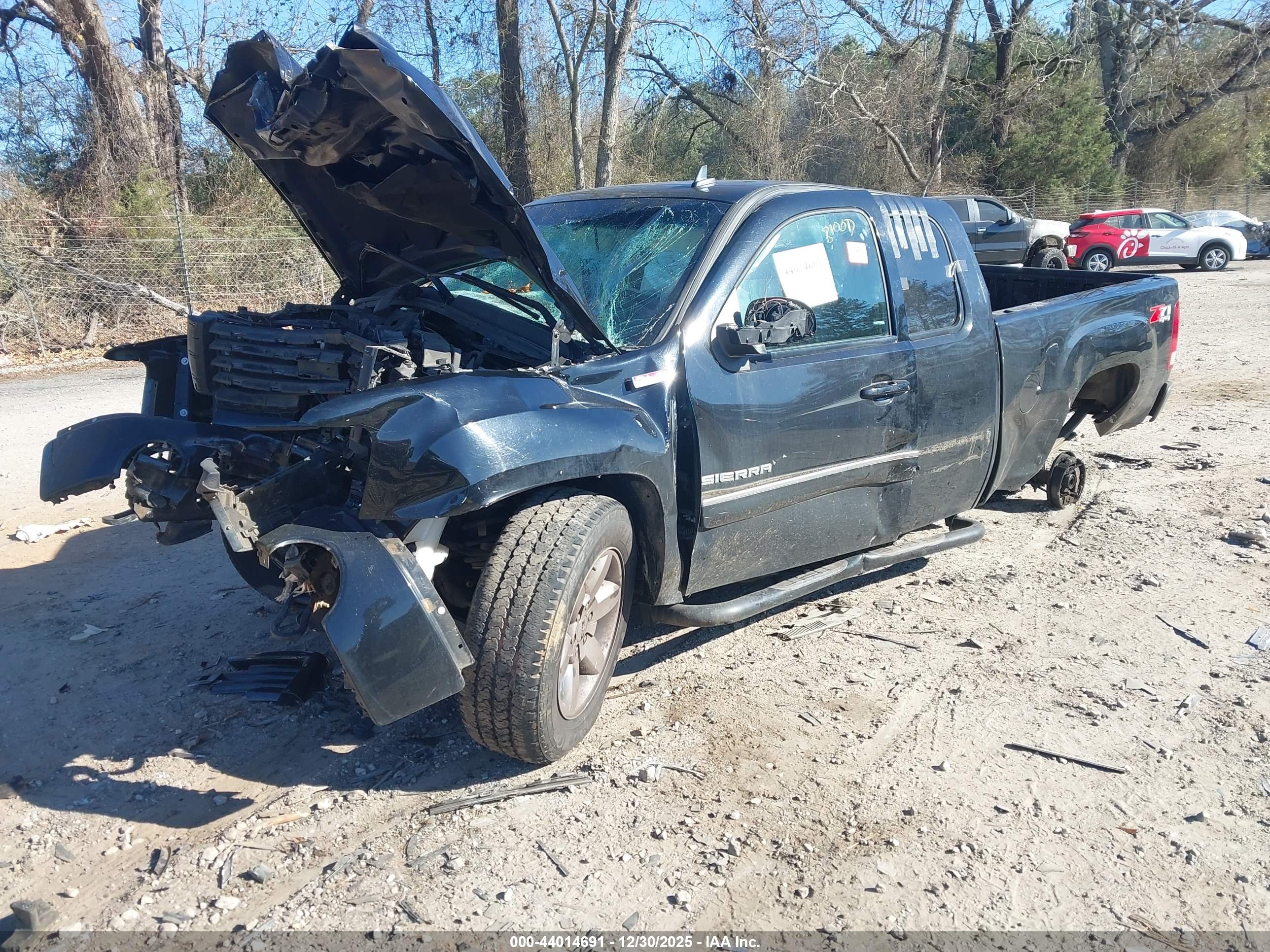GMC SIERRA image 2