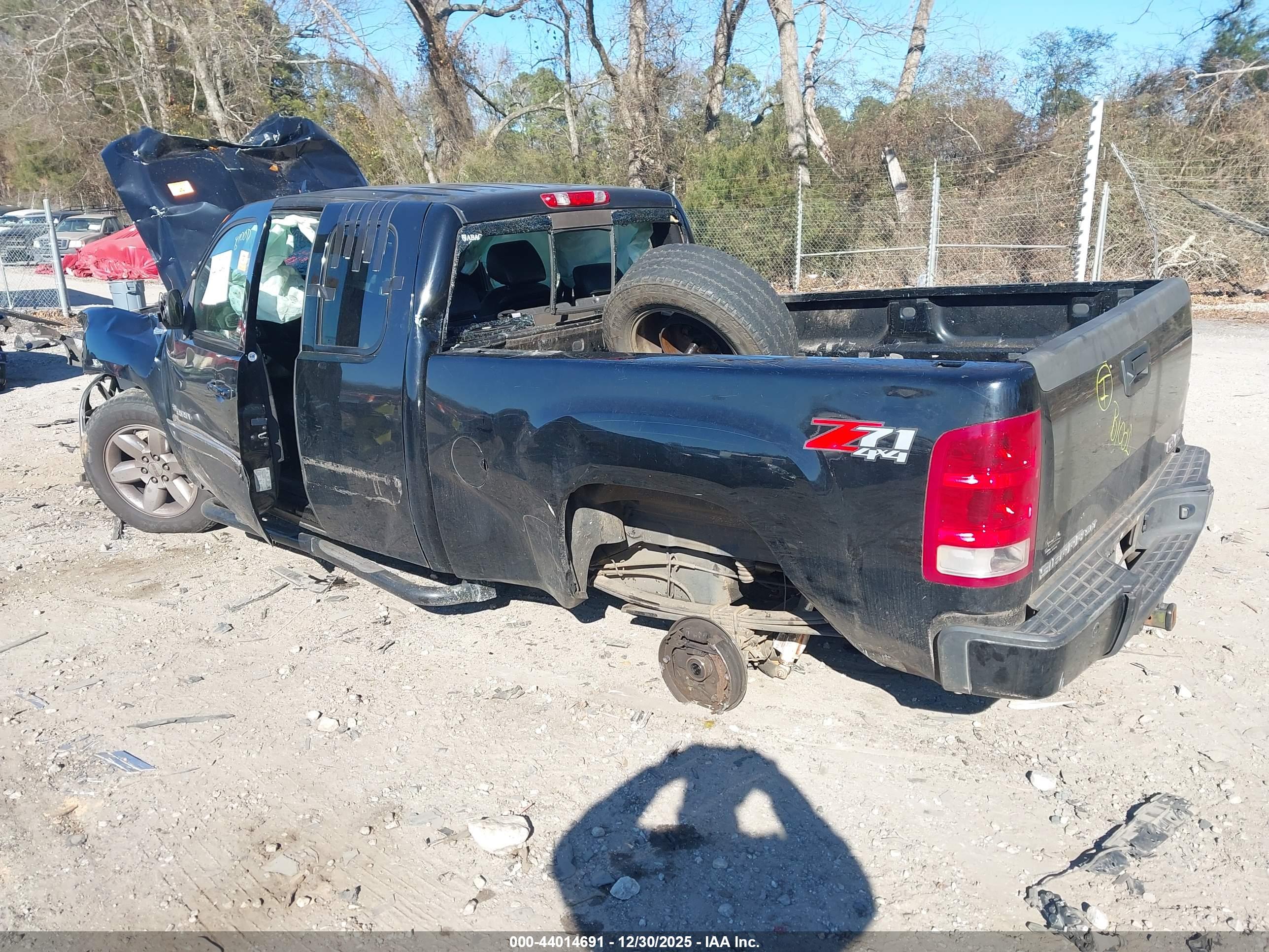 GMC SIERRA image 3