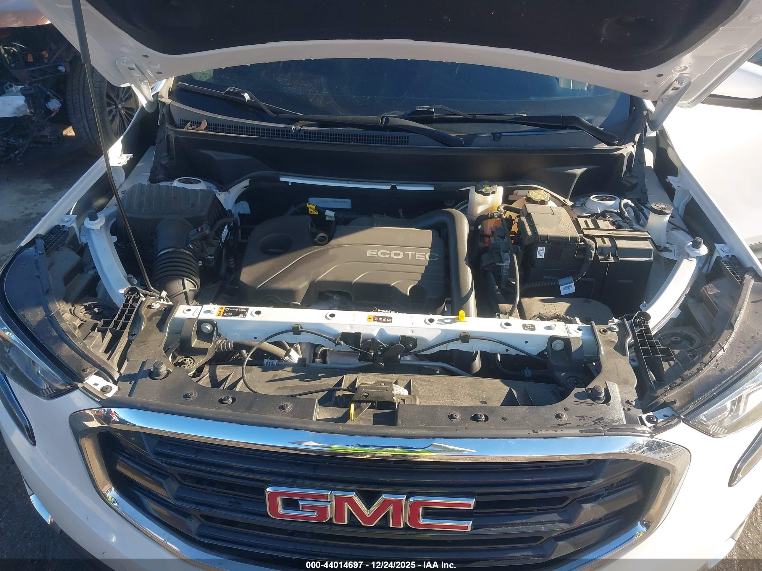 GMC TERRAIN image 10