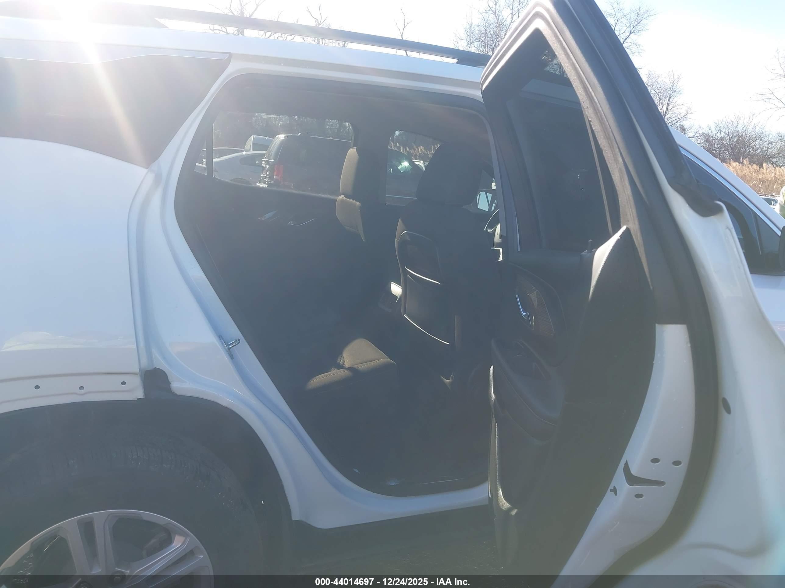 GMC TERRAIN image 8