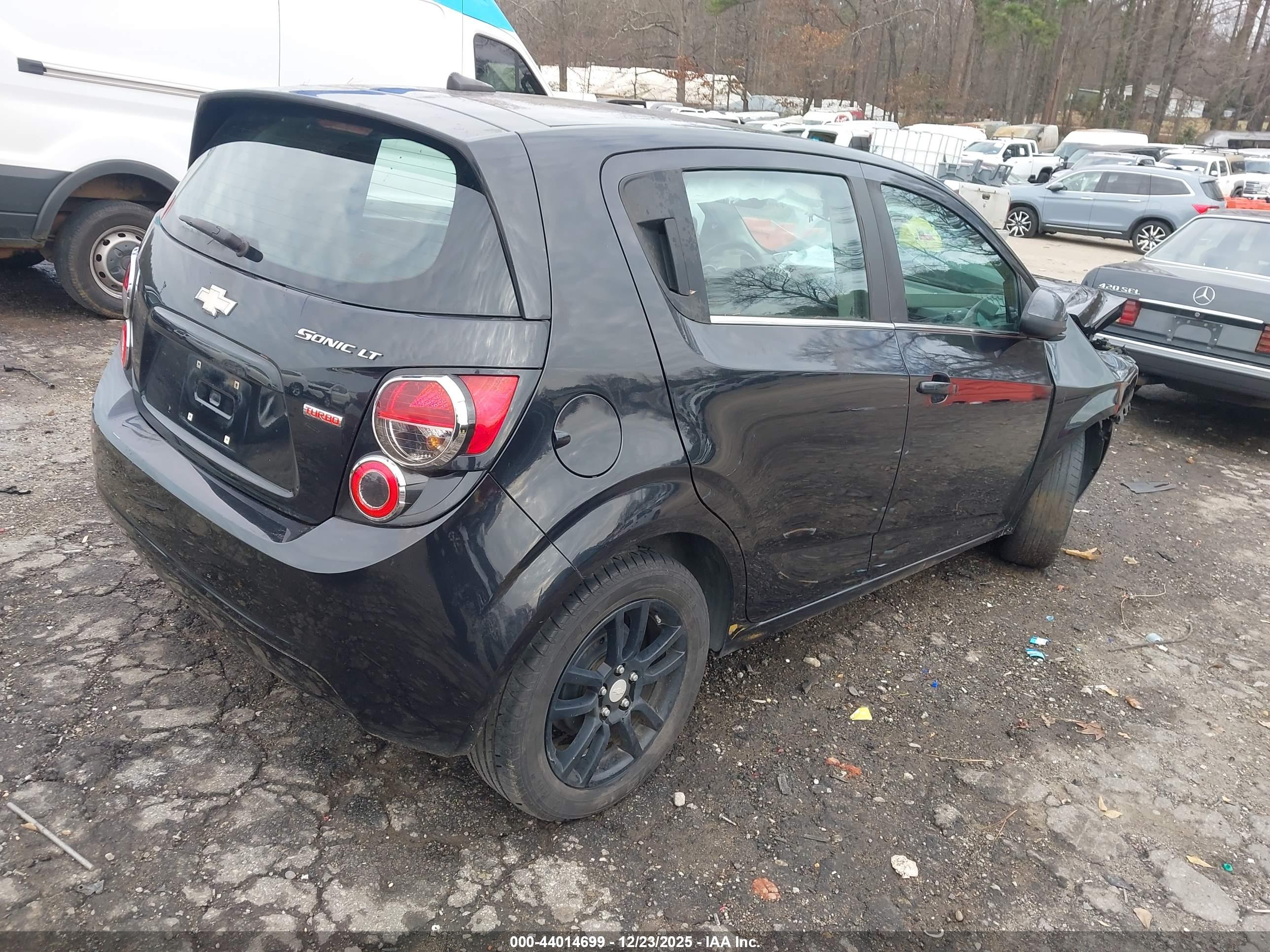 CHEVROLET SONIC image 4