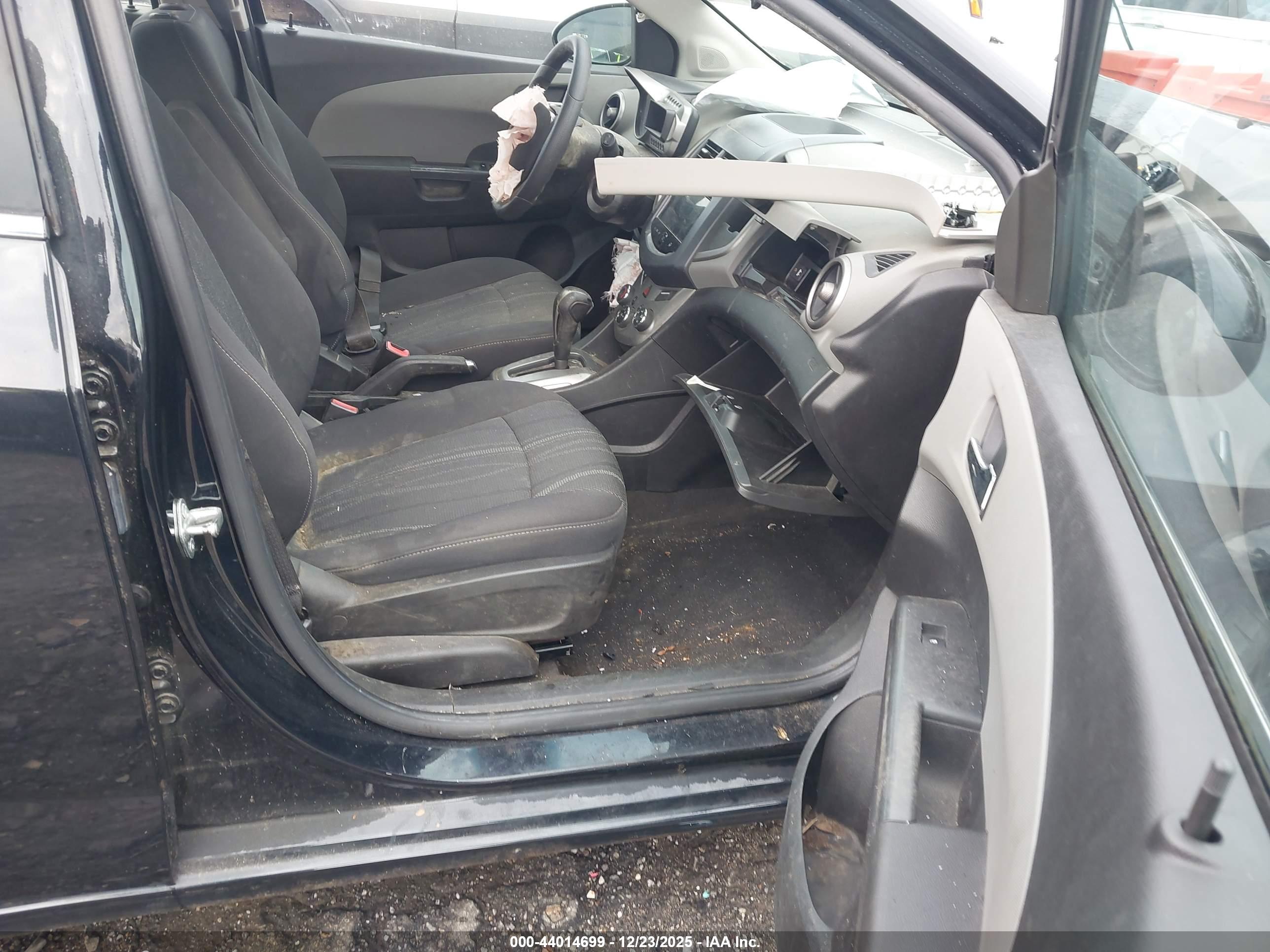 CHEVROLET SONIC image 5