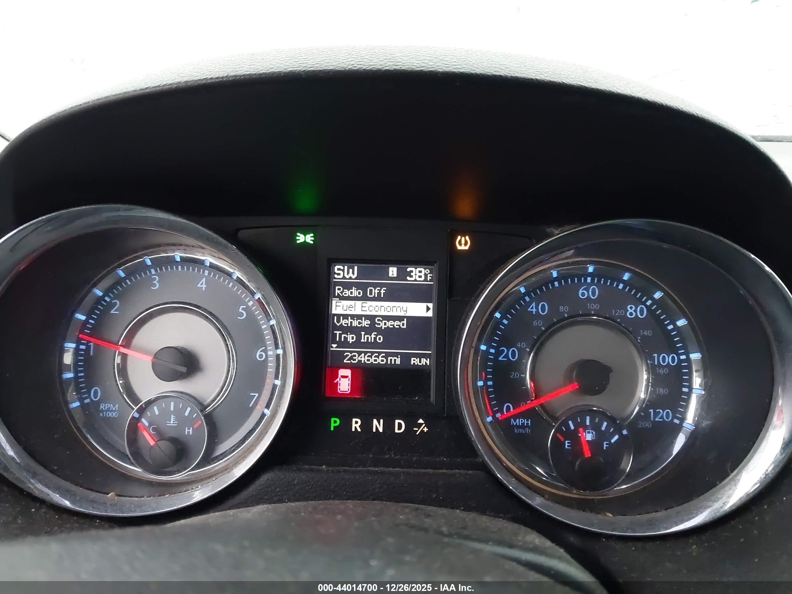 CHRYSLER TOWN image 7