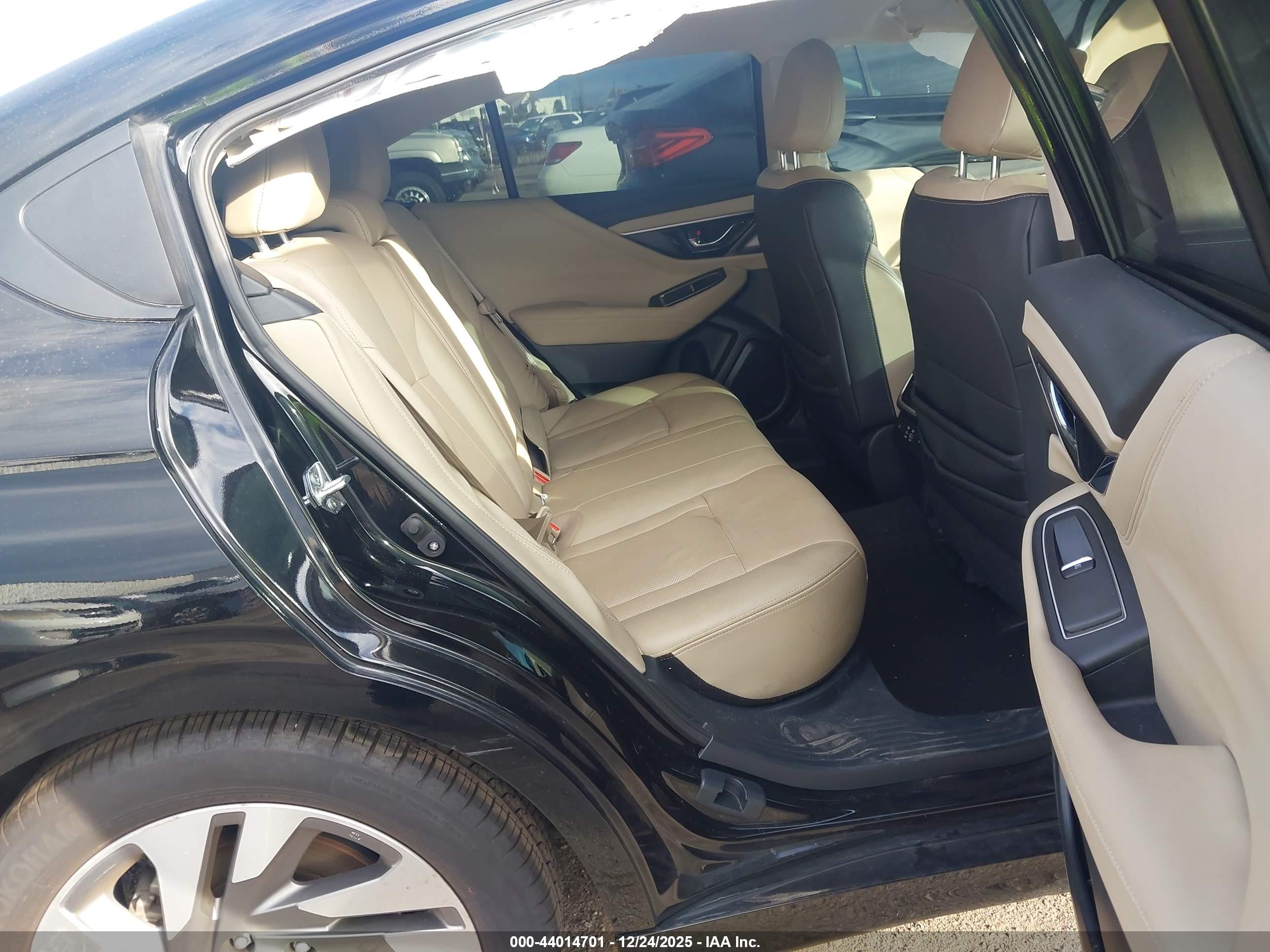 SUBARU LEGACY image 8