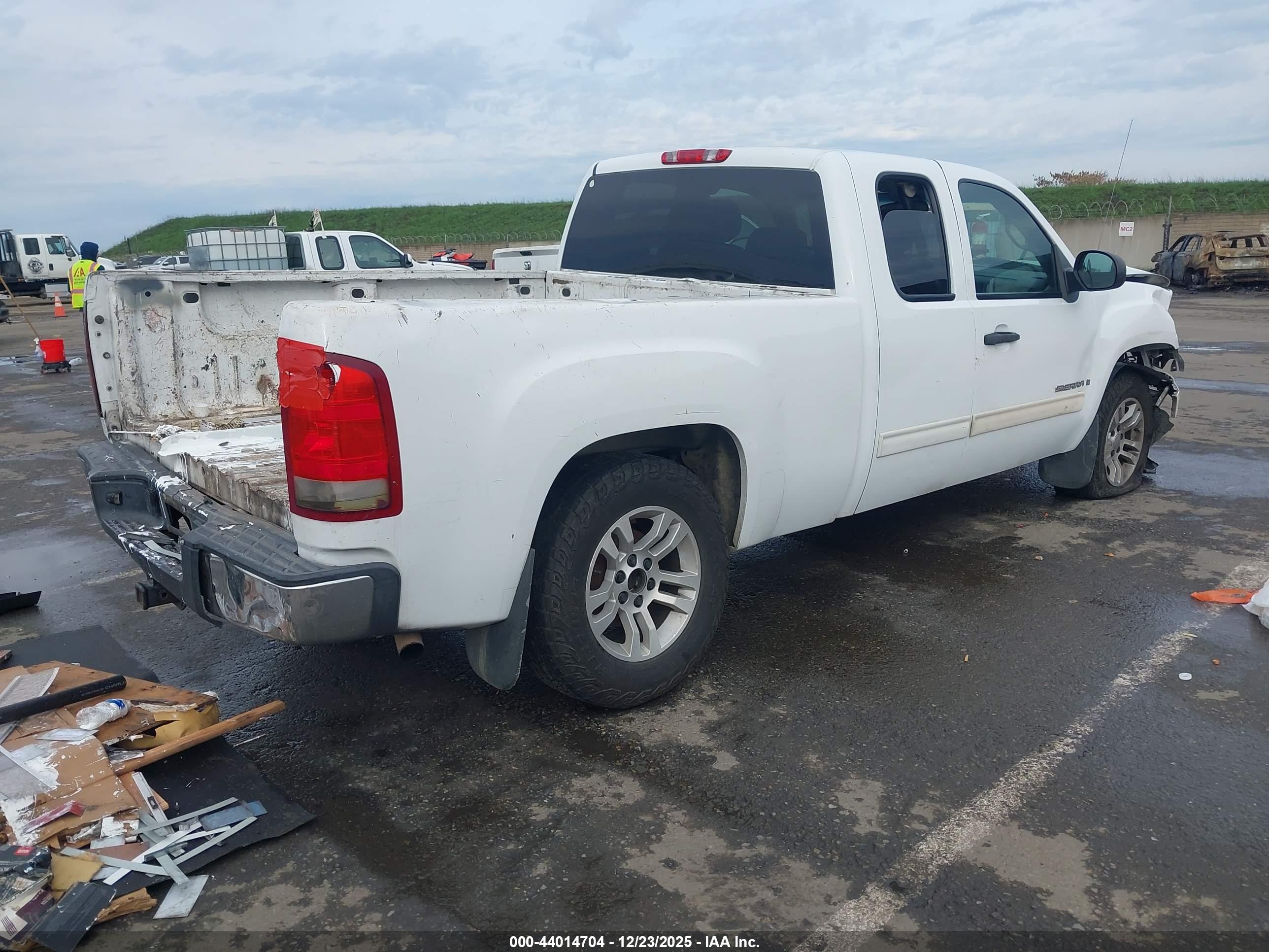 GMC SIERRA image 4