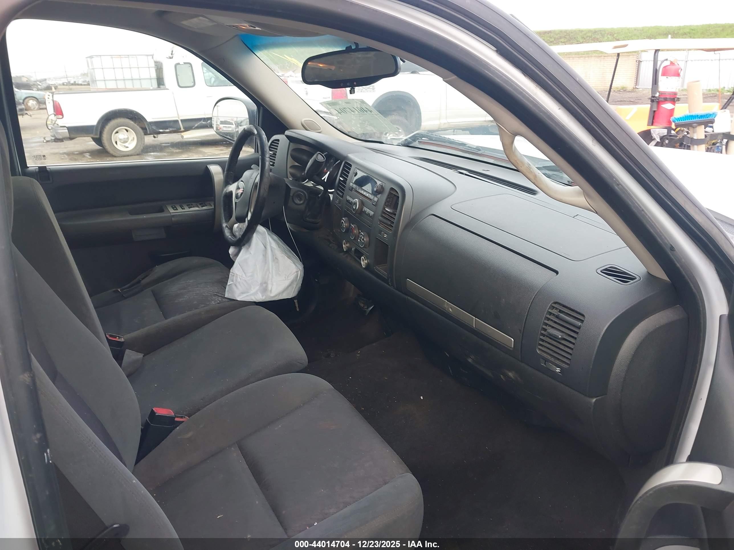 GMC SIERRA image 5
