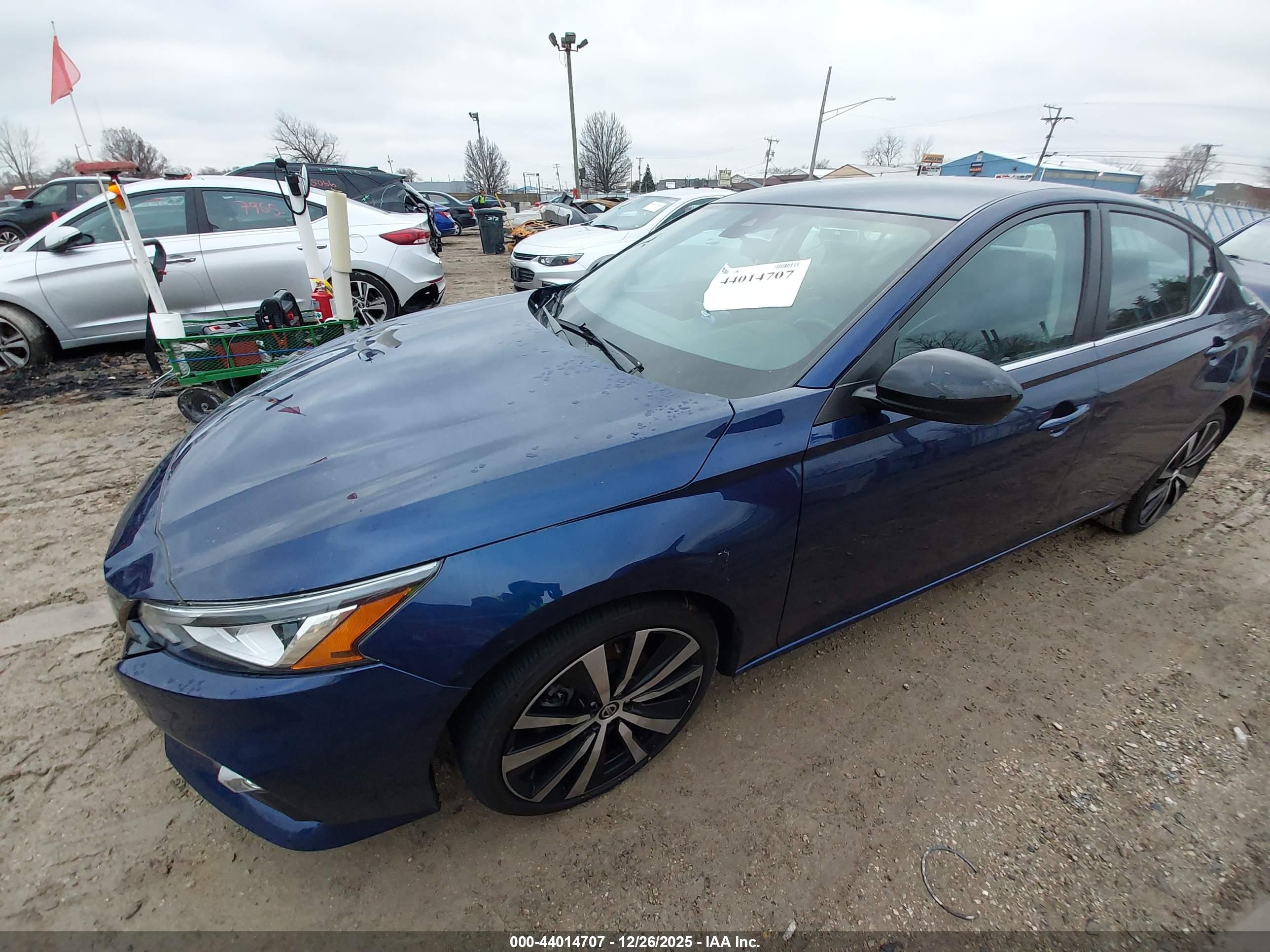 NISSAN ALTIMA image 2