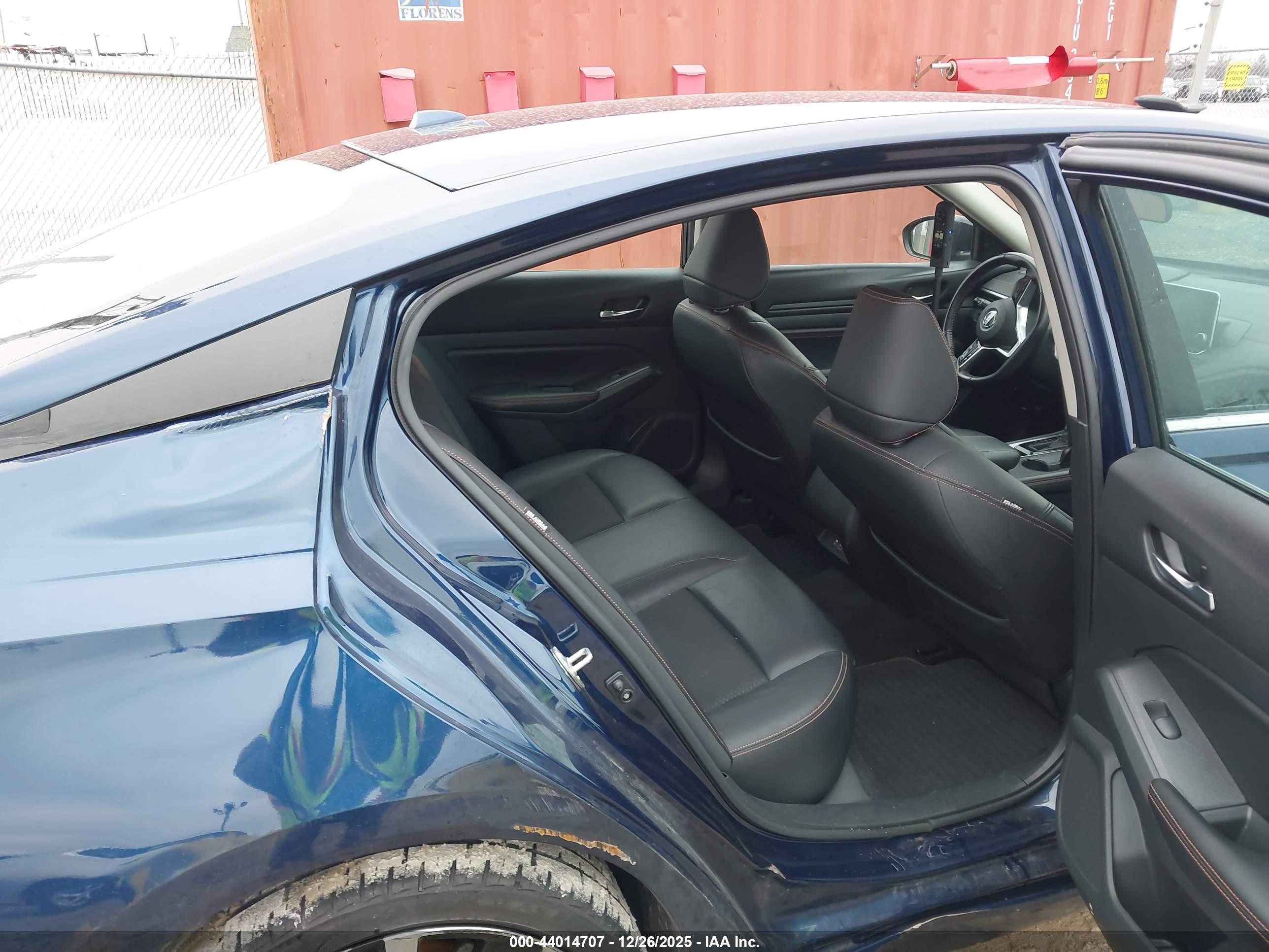 NISSAN ALTIMA image 8