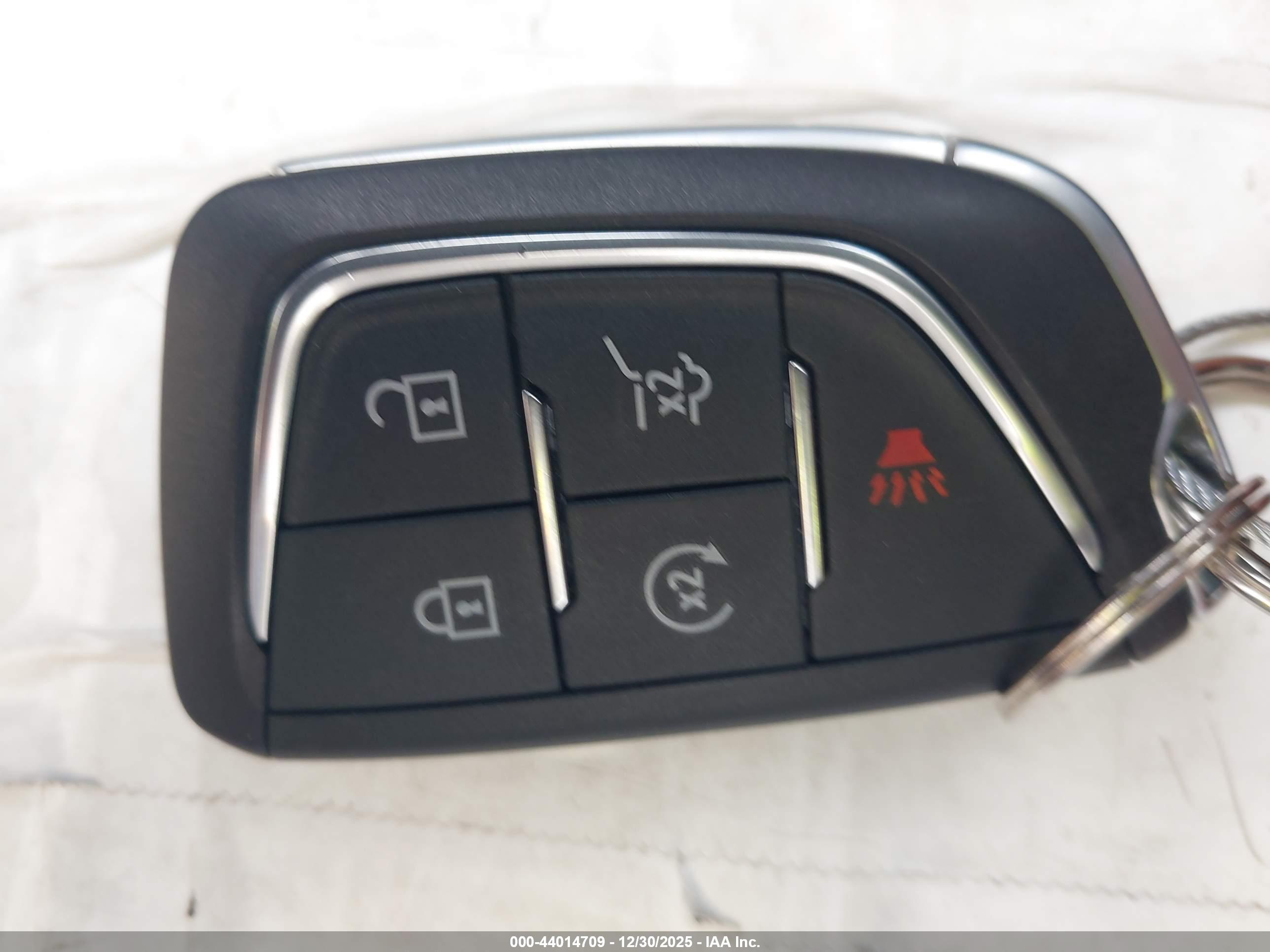 CADILLAC OPTIQ image 11