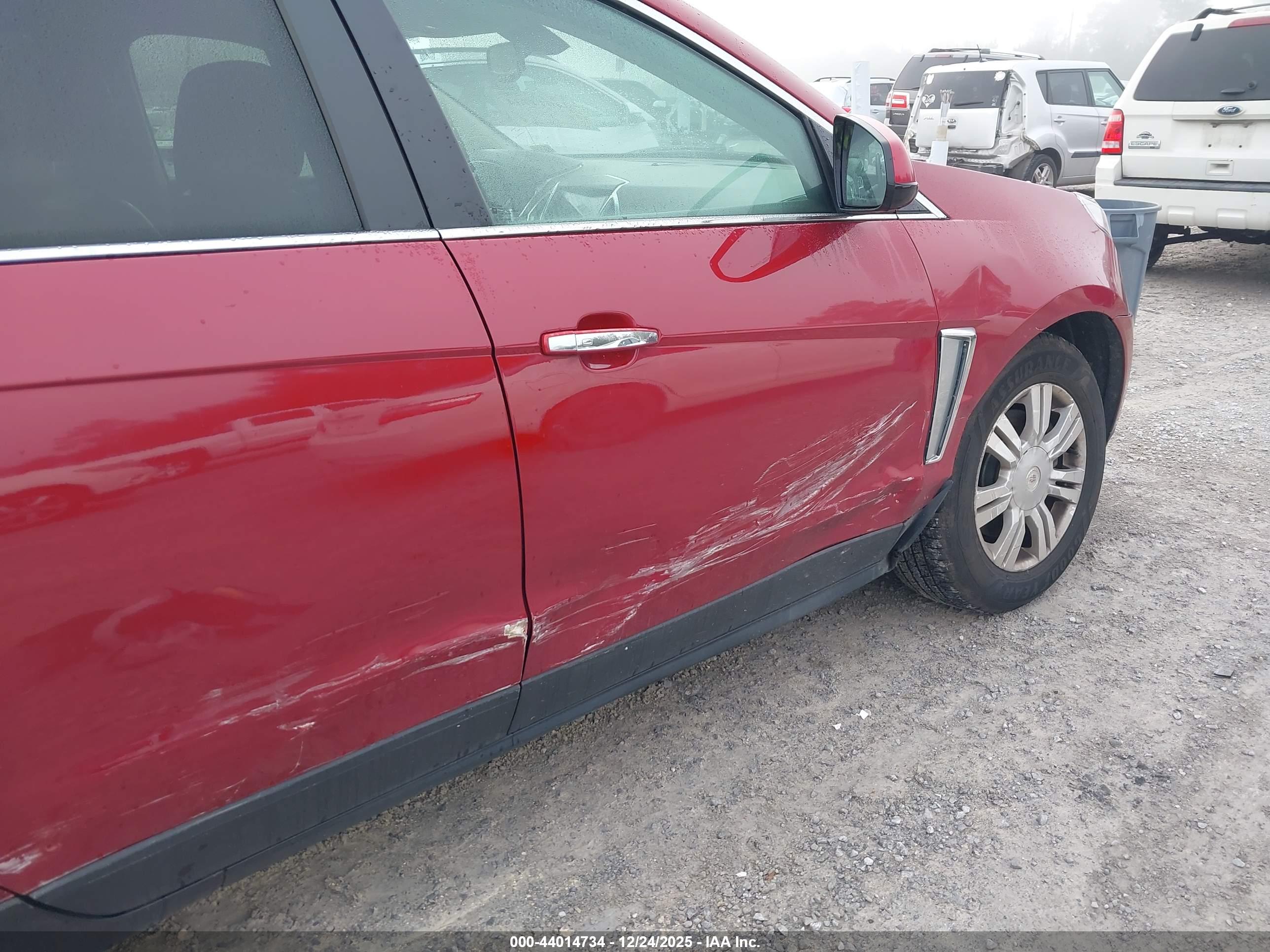 CADILLAC SRX image 6