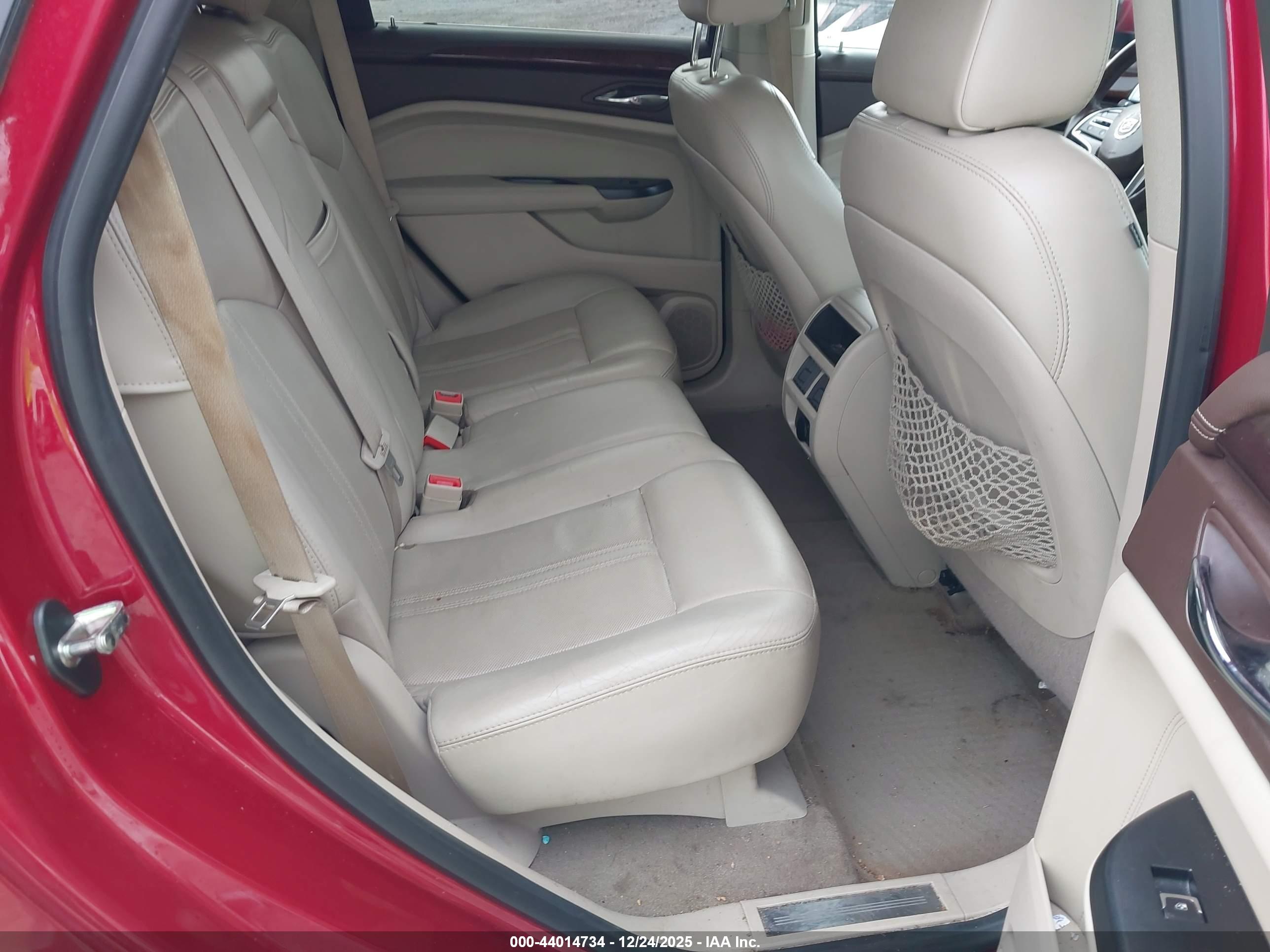 CADILLAC SRX image 8