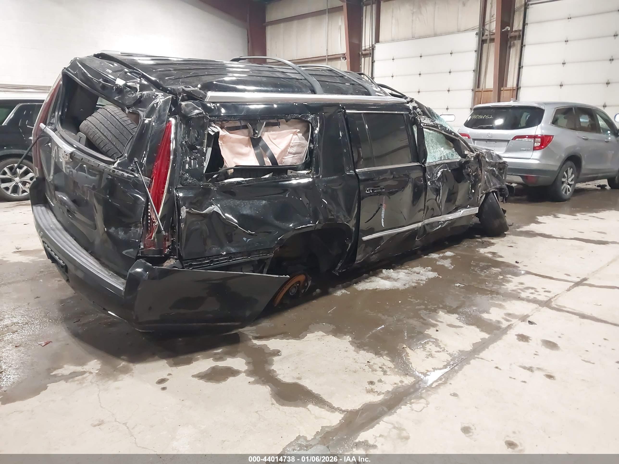 CADILLAC ESCALADE image 4