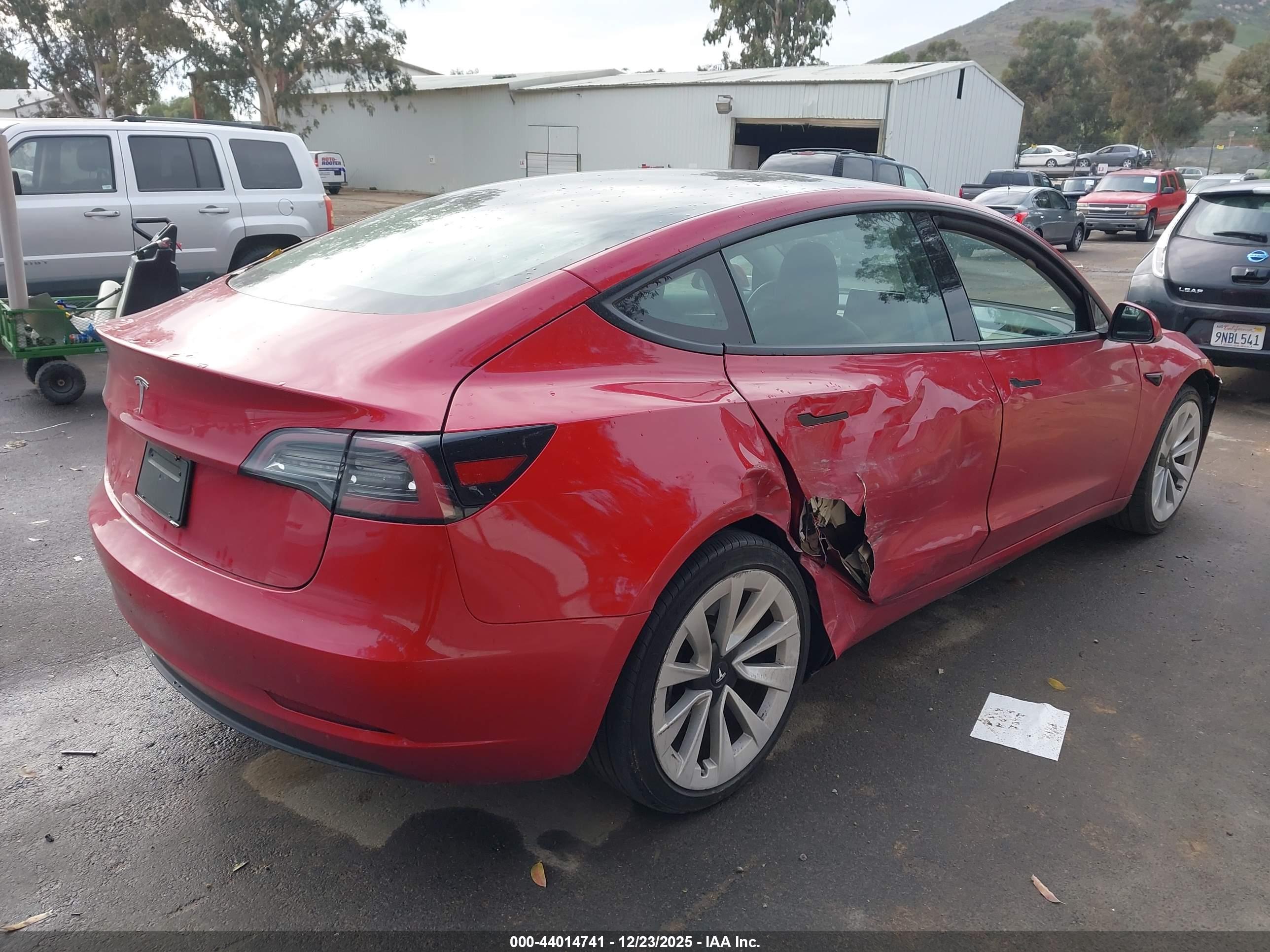 TESLA MODEL image 4