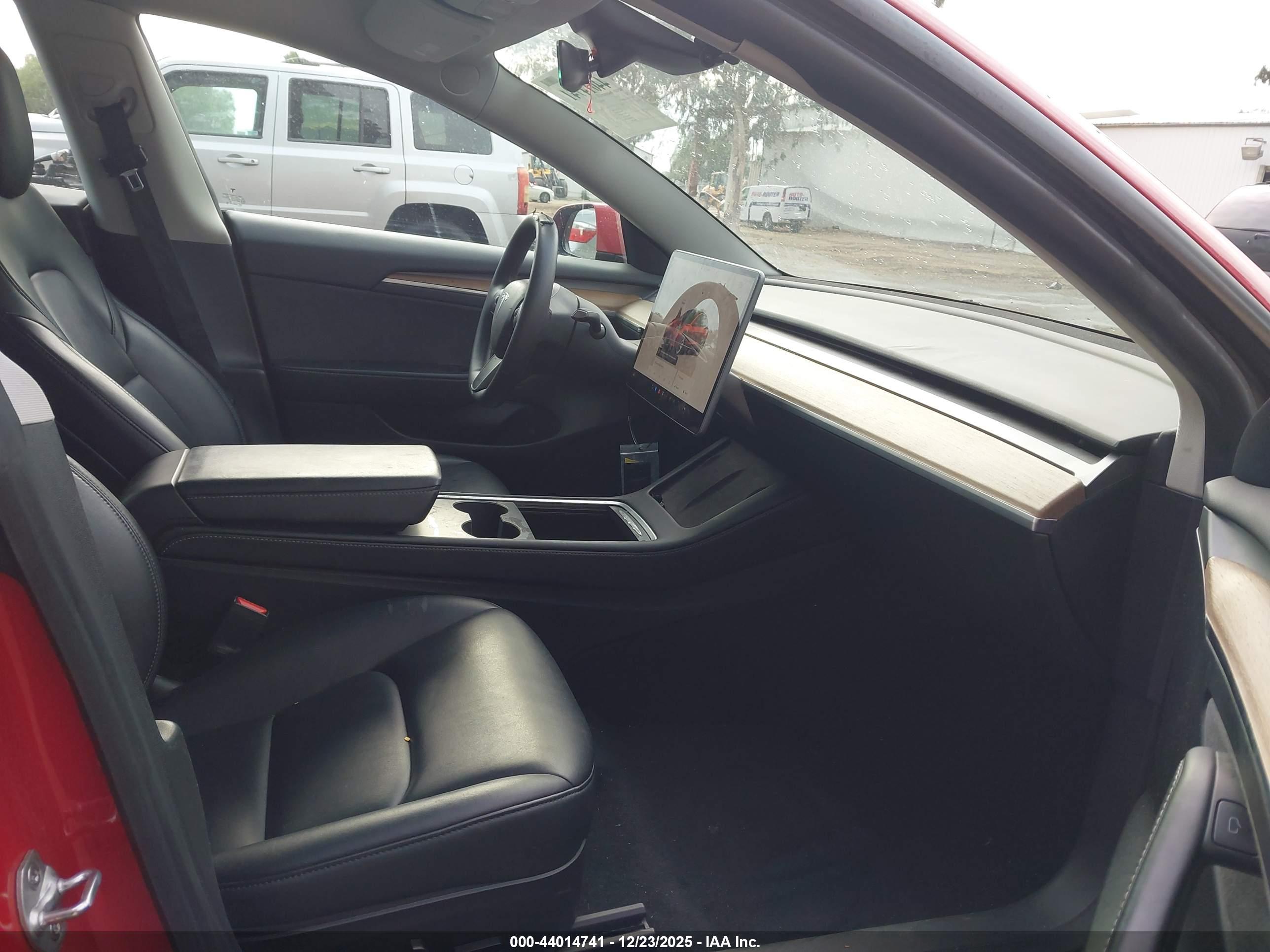TESLA MODEL image 5