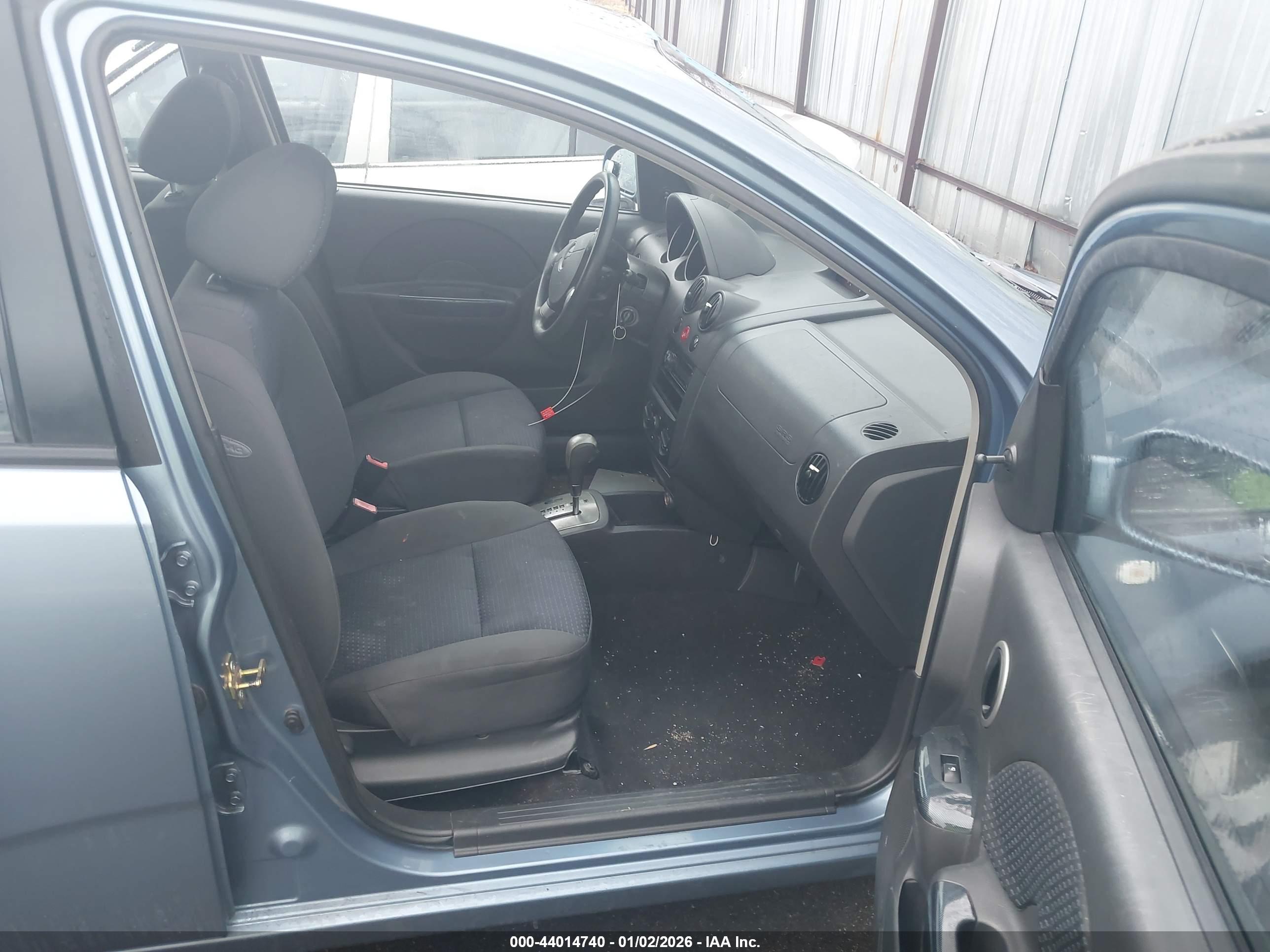 CHEVROLET AVEO image 5