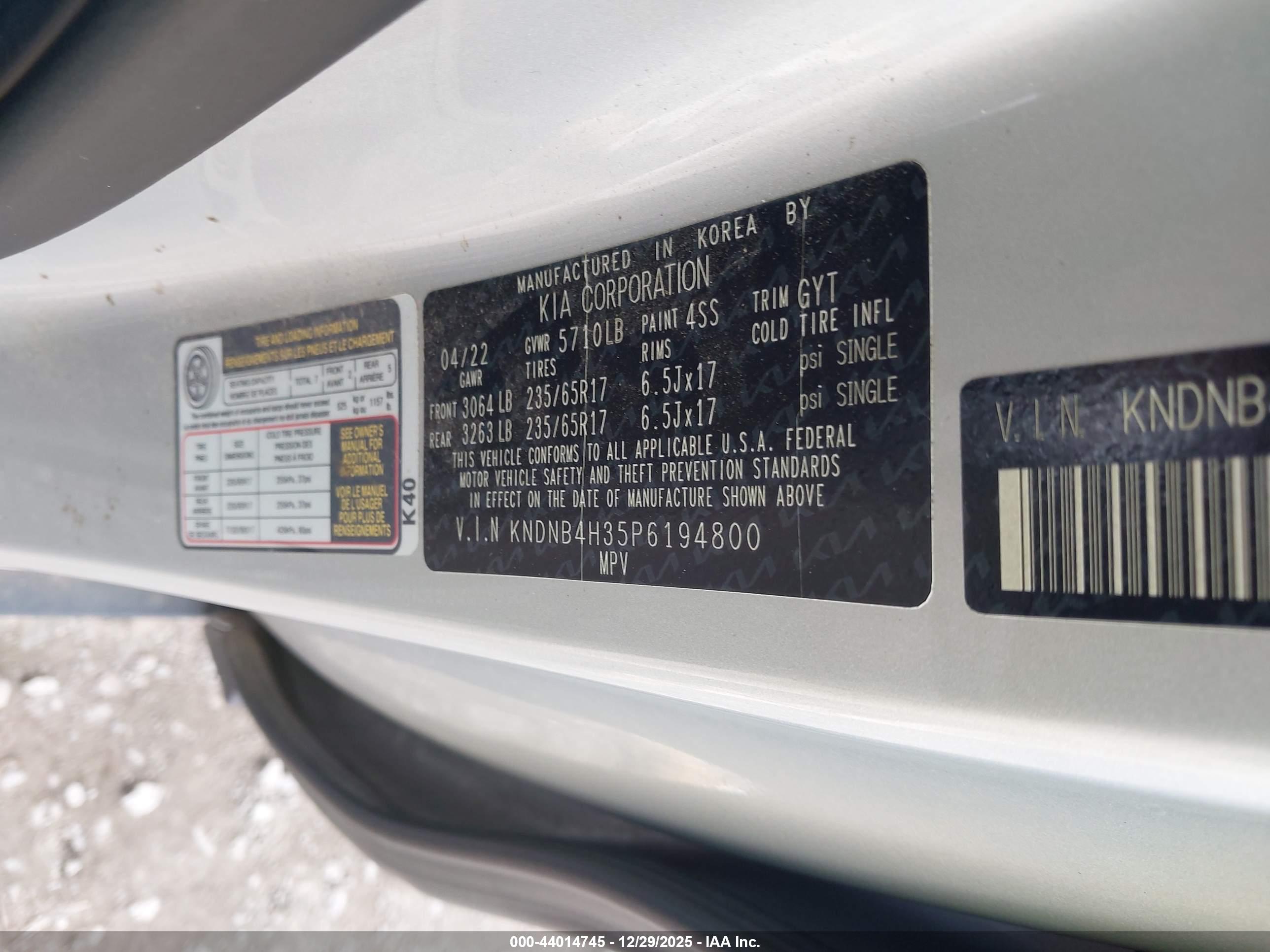 KIA CARNIVAL image 9