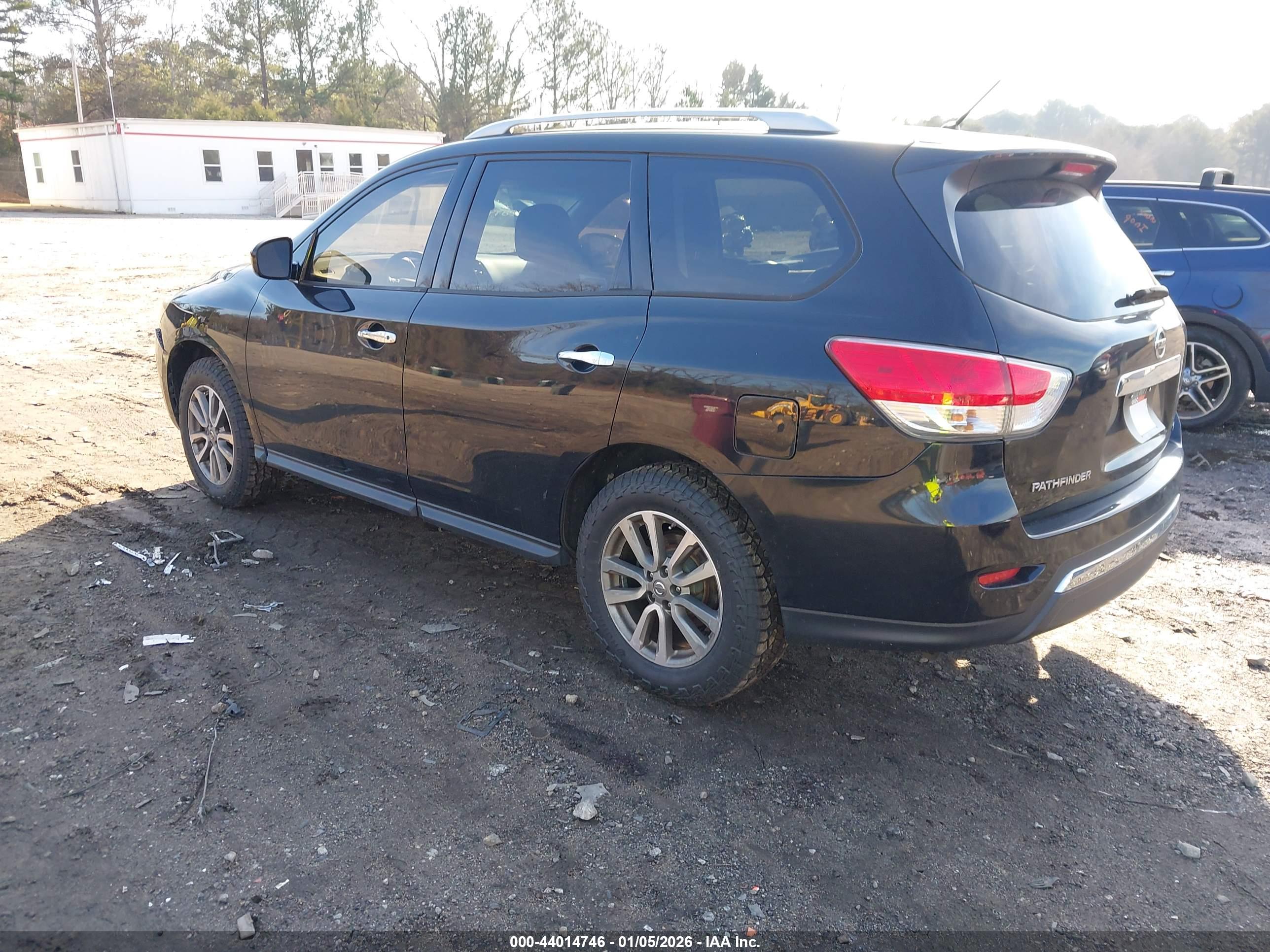 NISSAN PATHFINDER image 3