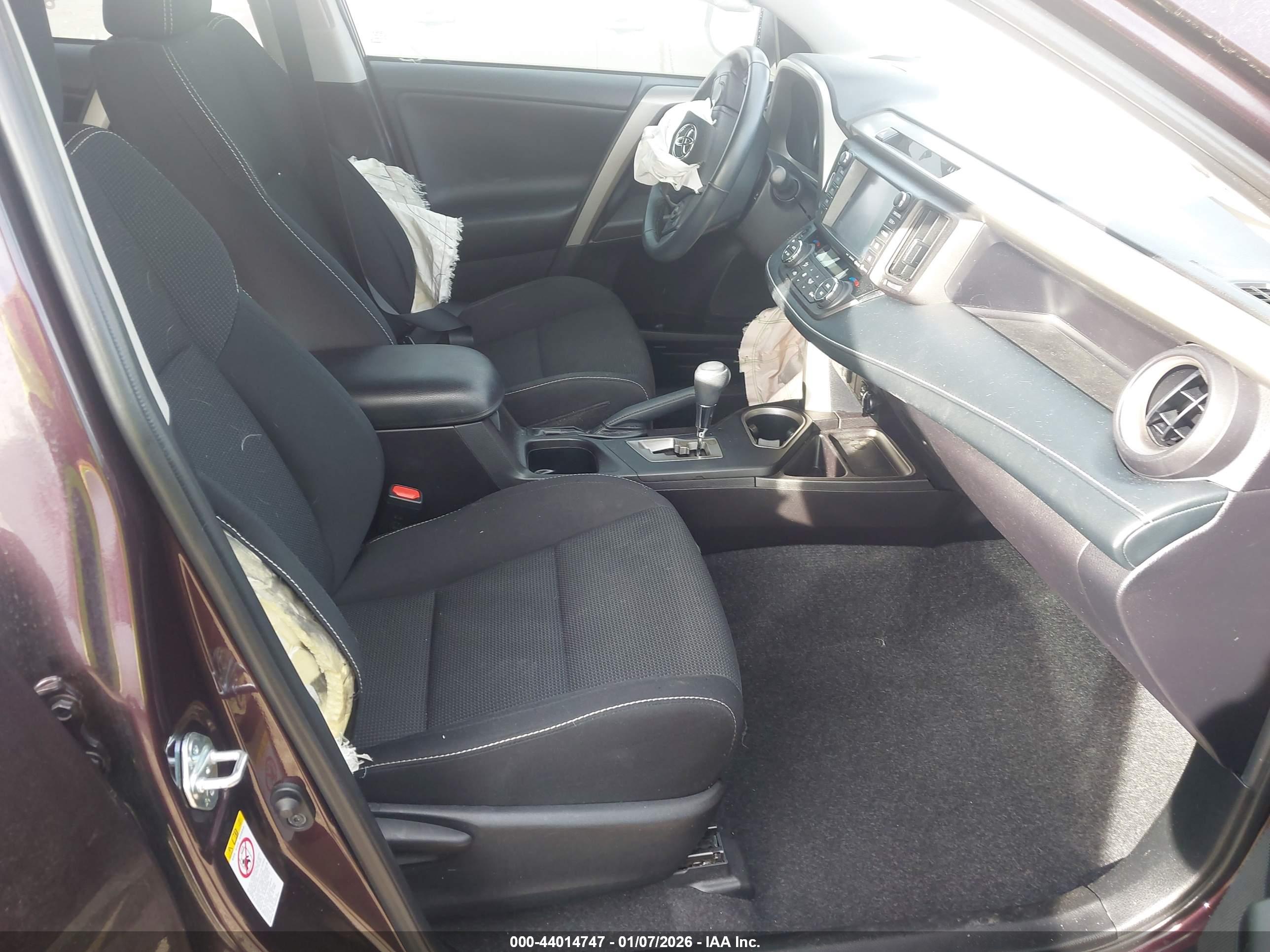 TOYOTA RAV4 image 5