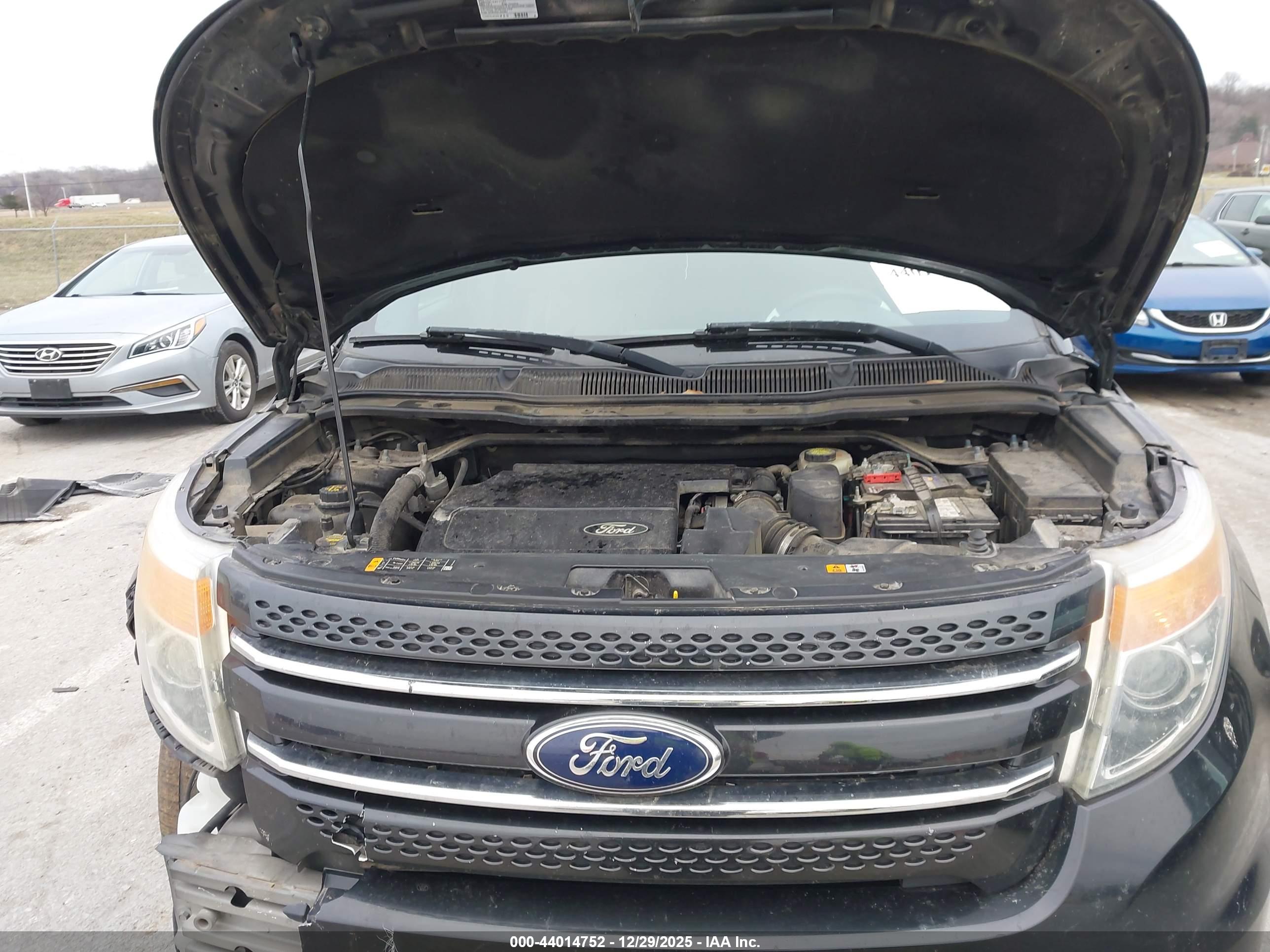 FORD EXPLORER image 10