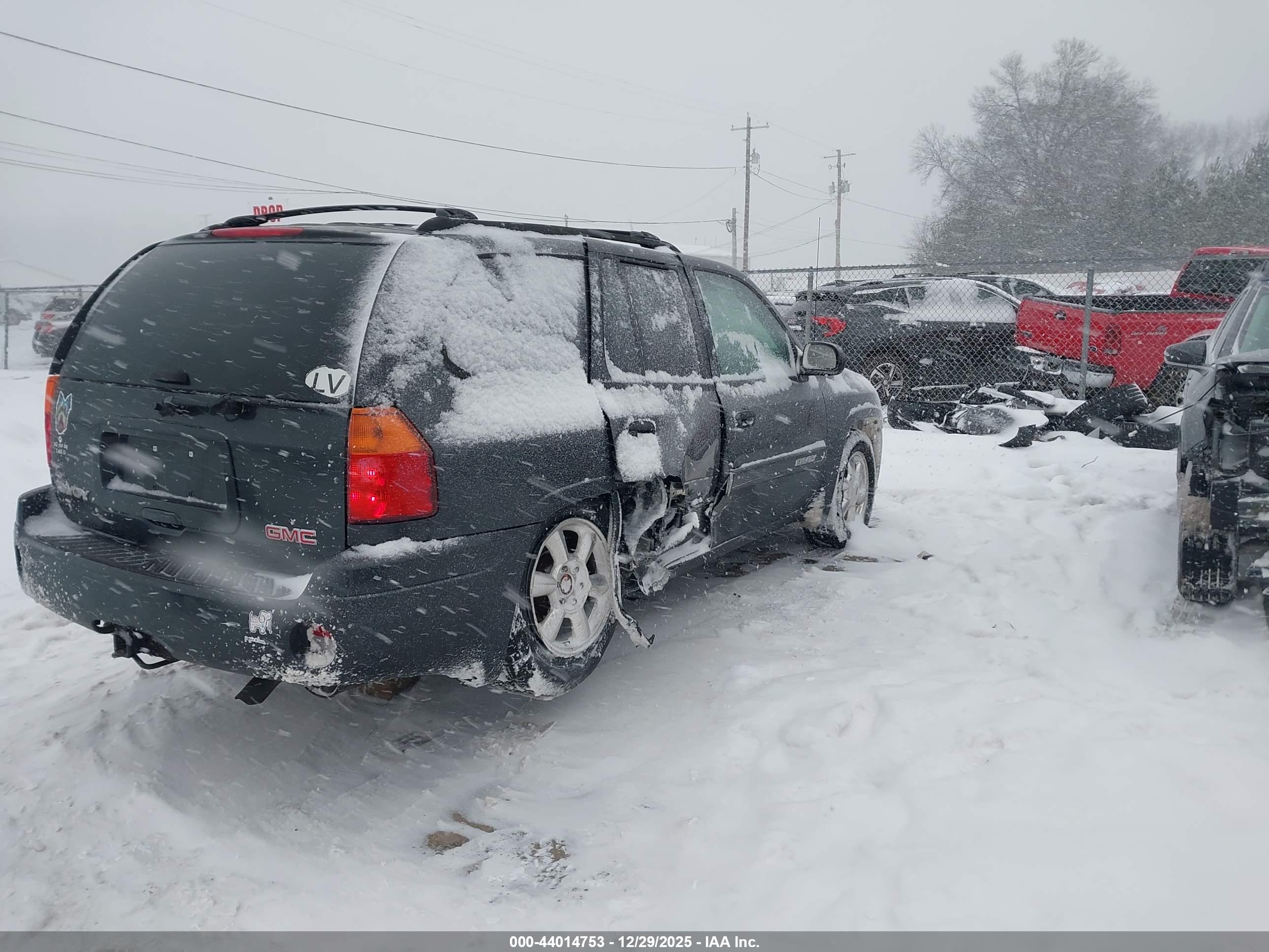 GMC ENVOY image 4