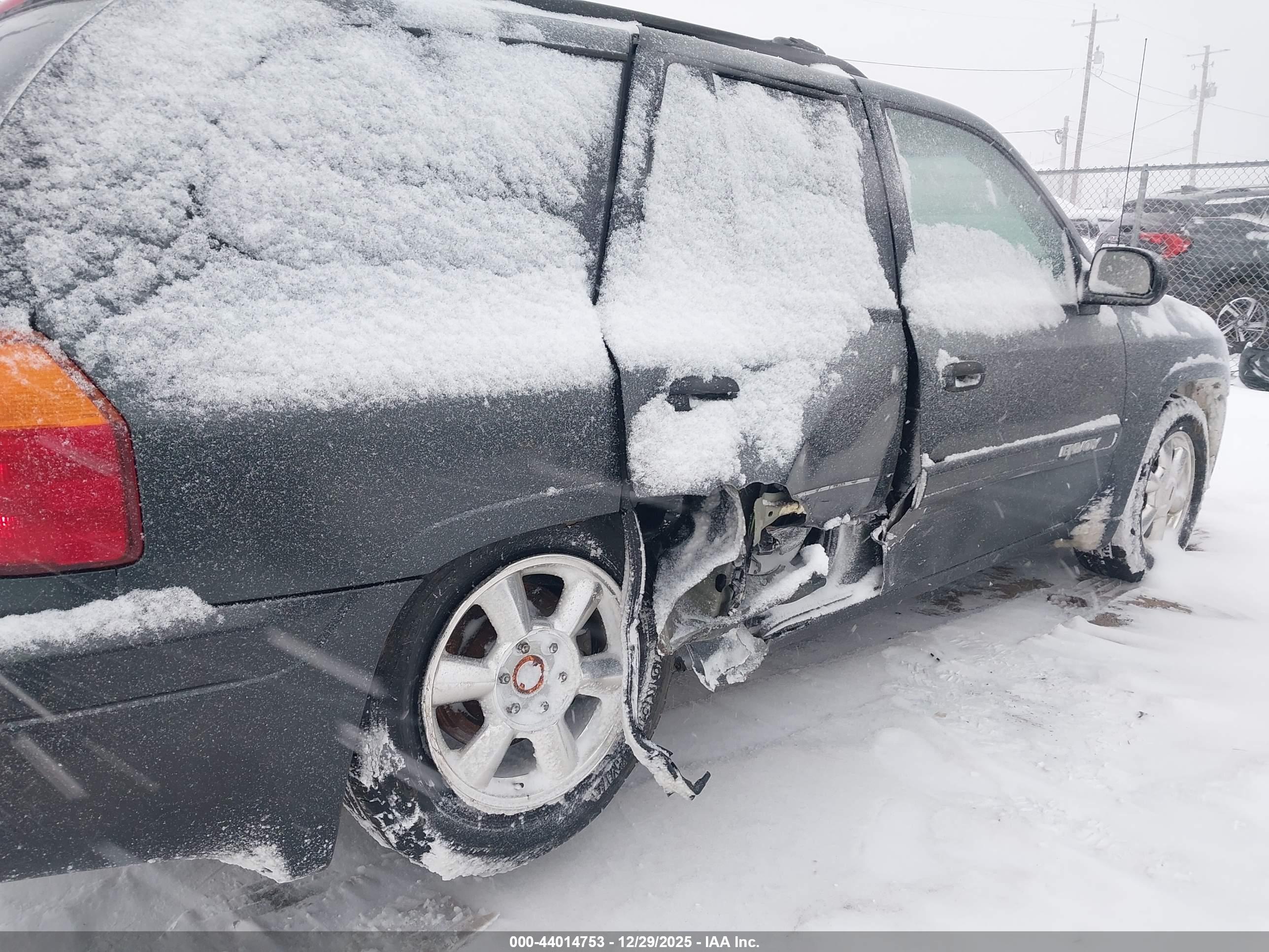 GMC ENVOY image 6