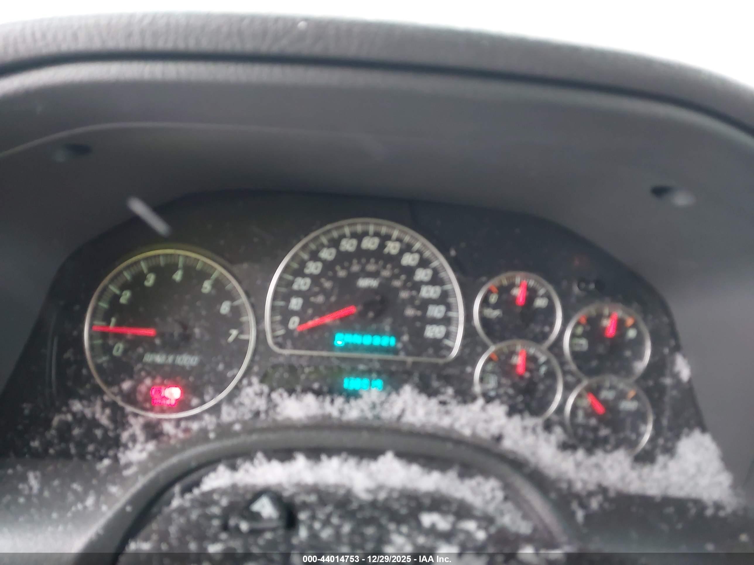 GMC ENVOY image 7