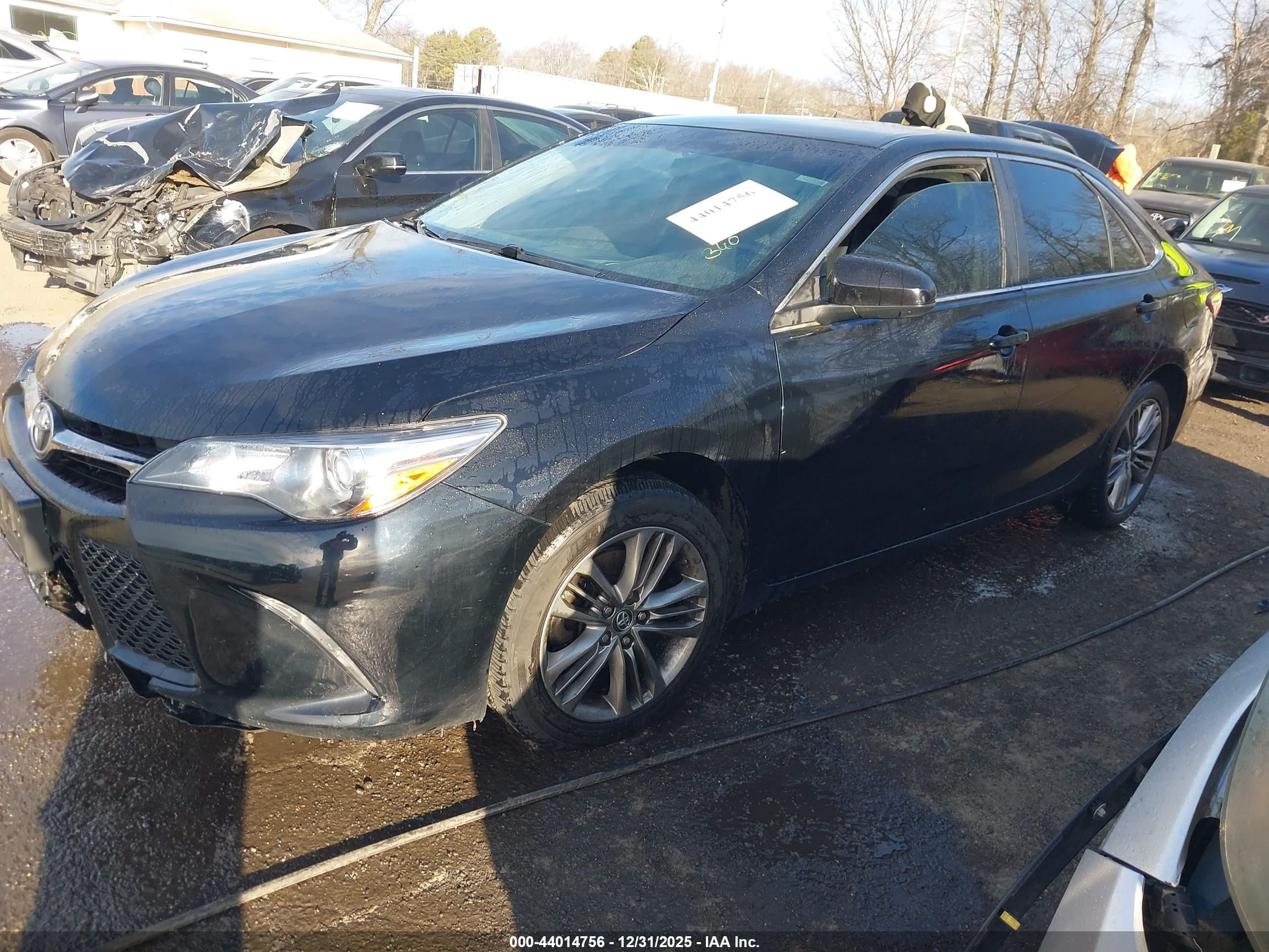 TOYOTA CAMRY image 2