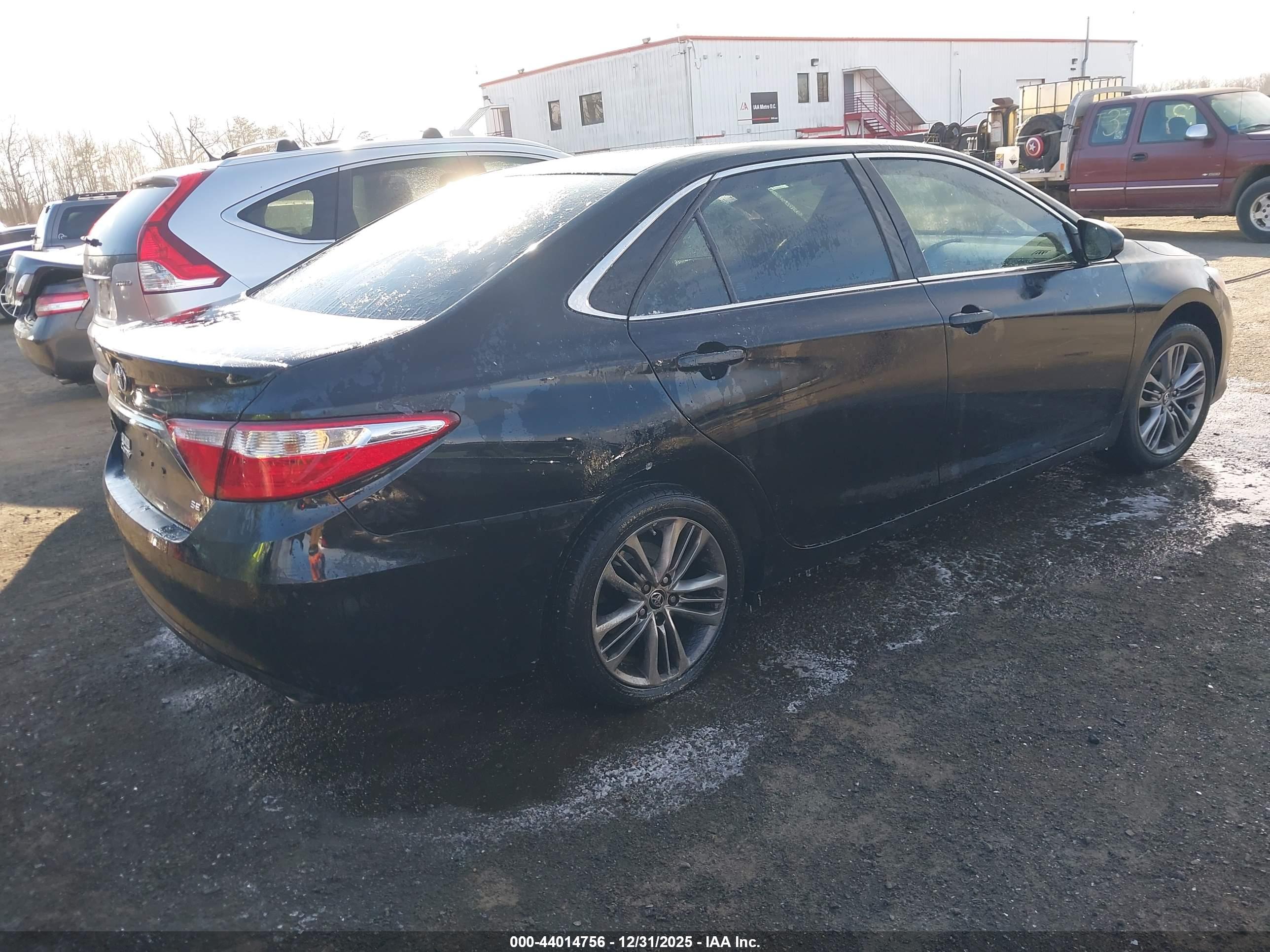 TOYOTA CAMRY image 4
