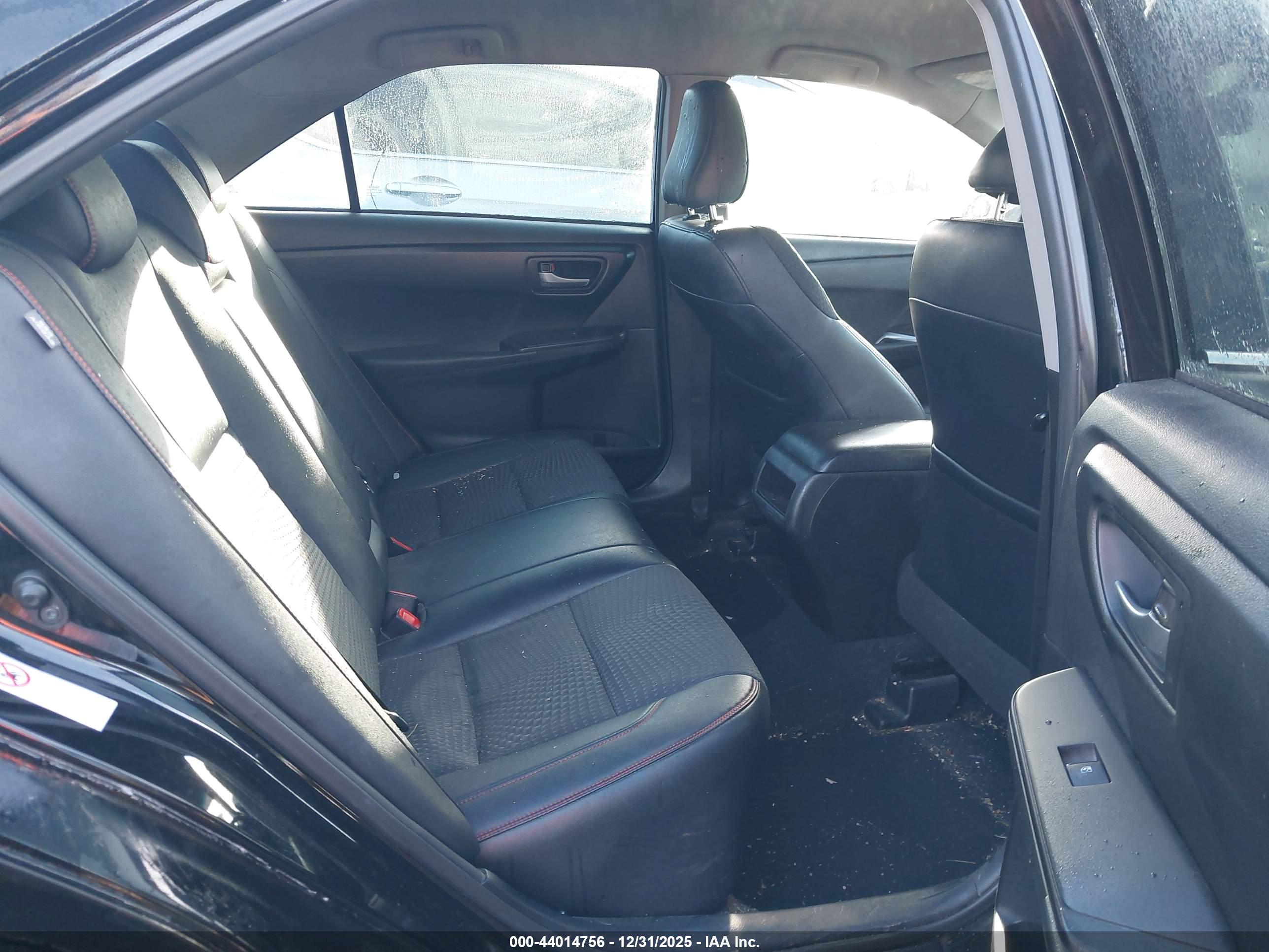 TOYOTA CAMRY image 8