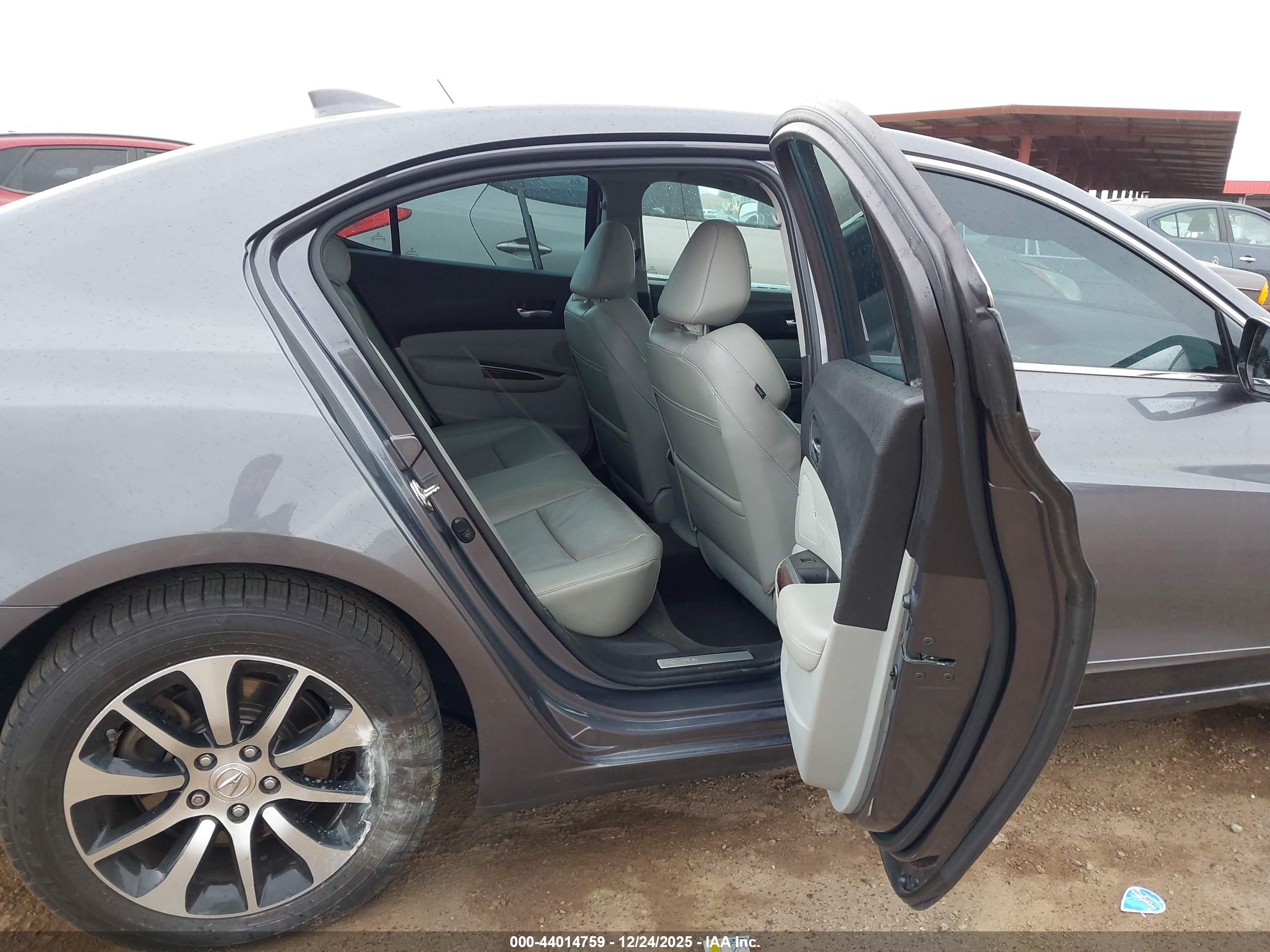 ACURA TLX image 8
