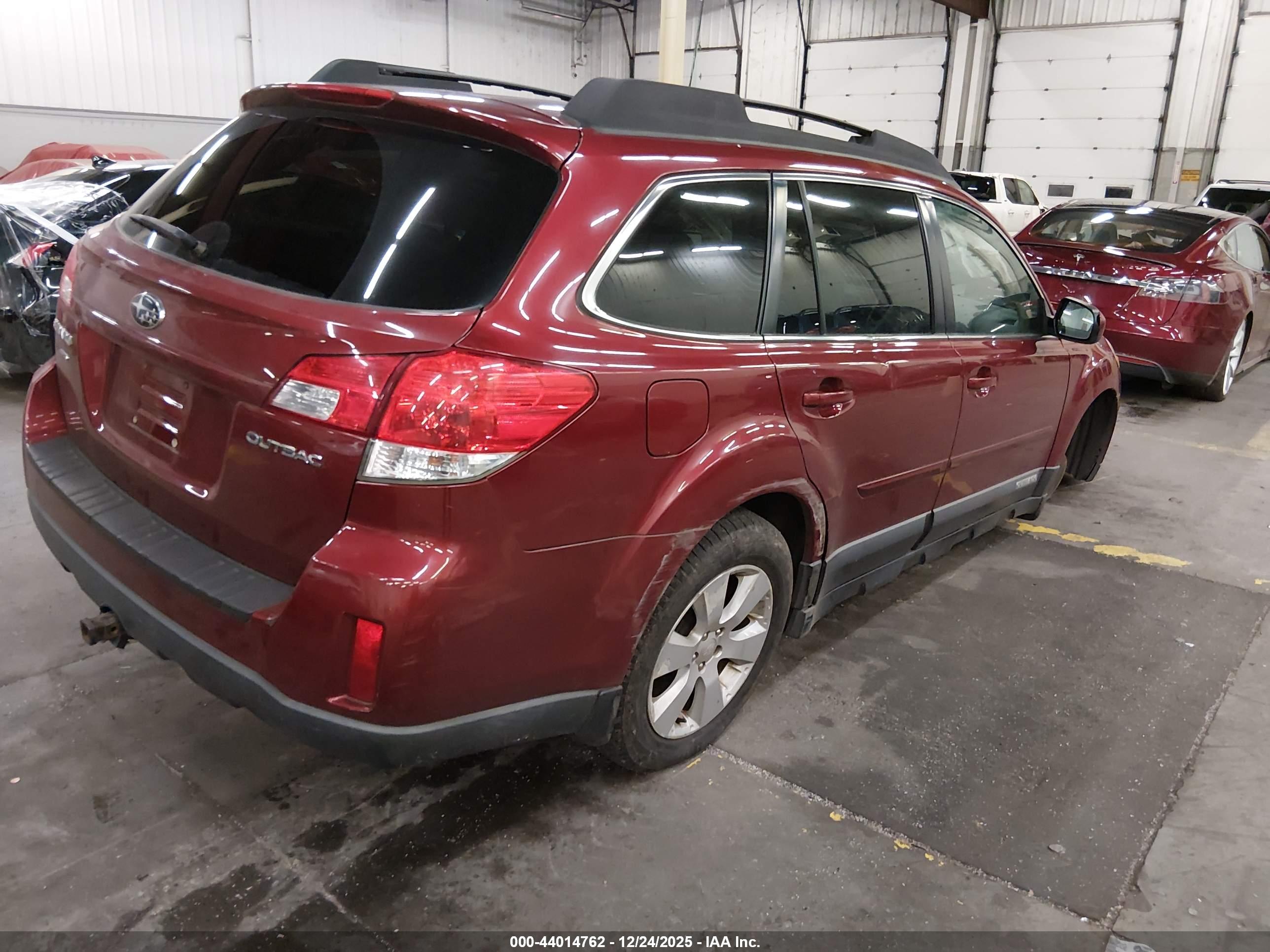 SUBARU OUTBACK image 4