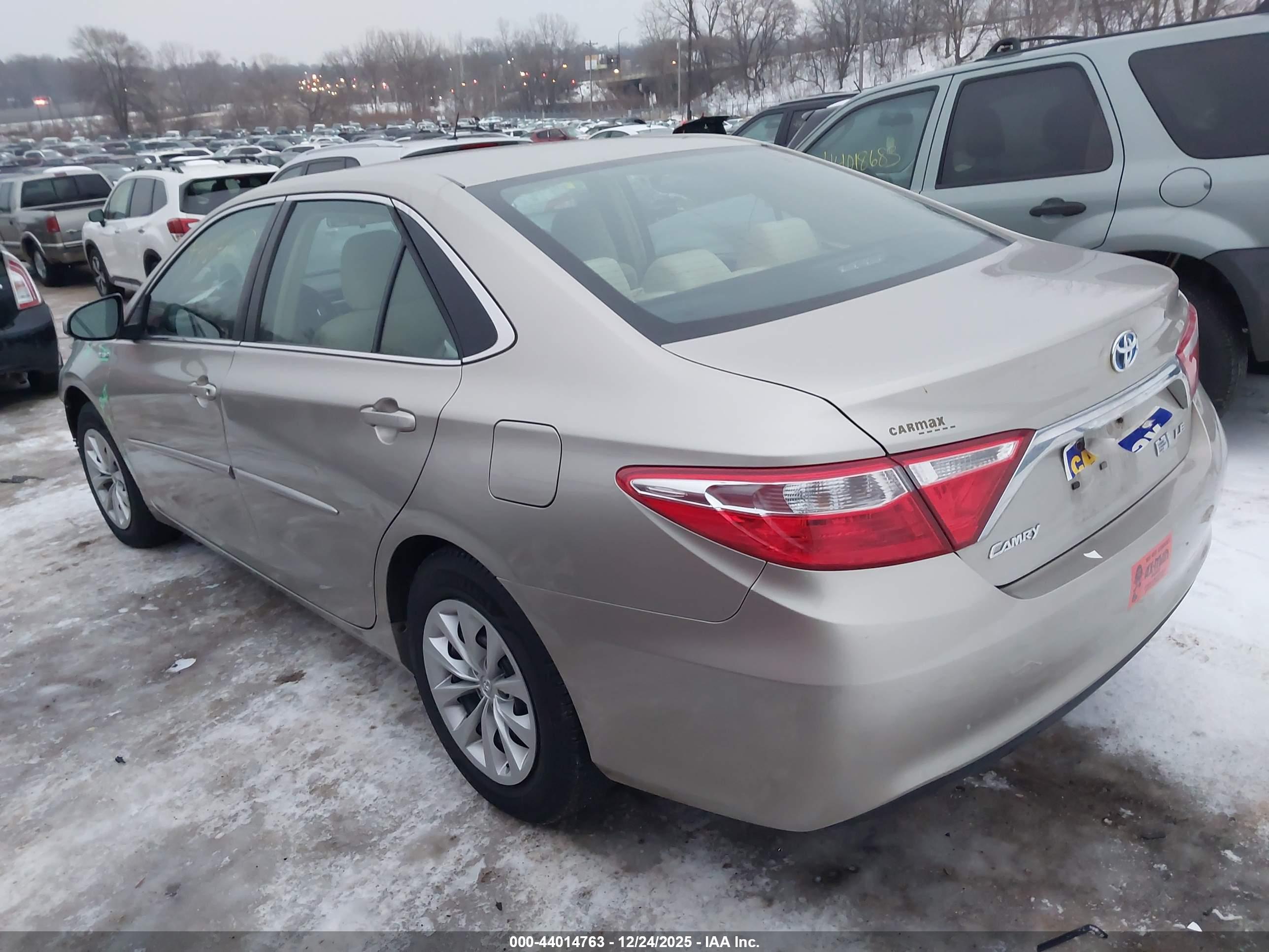 TOYOTA CAMRY image 3