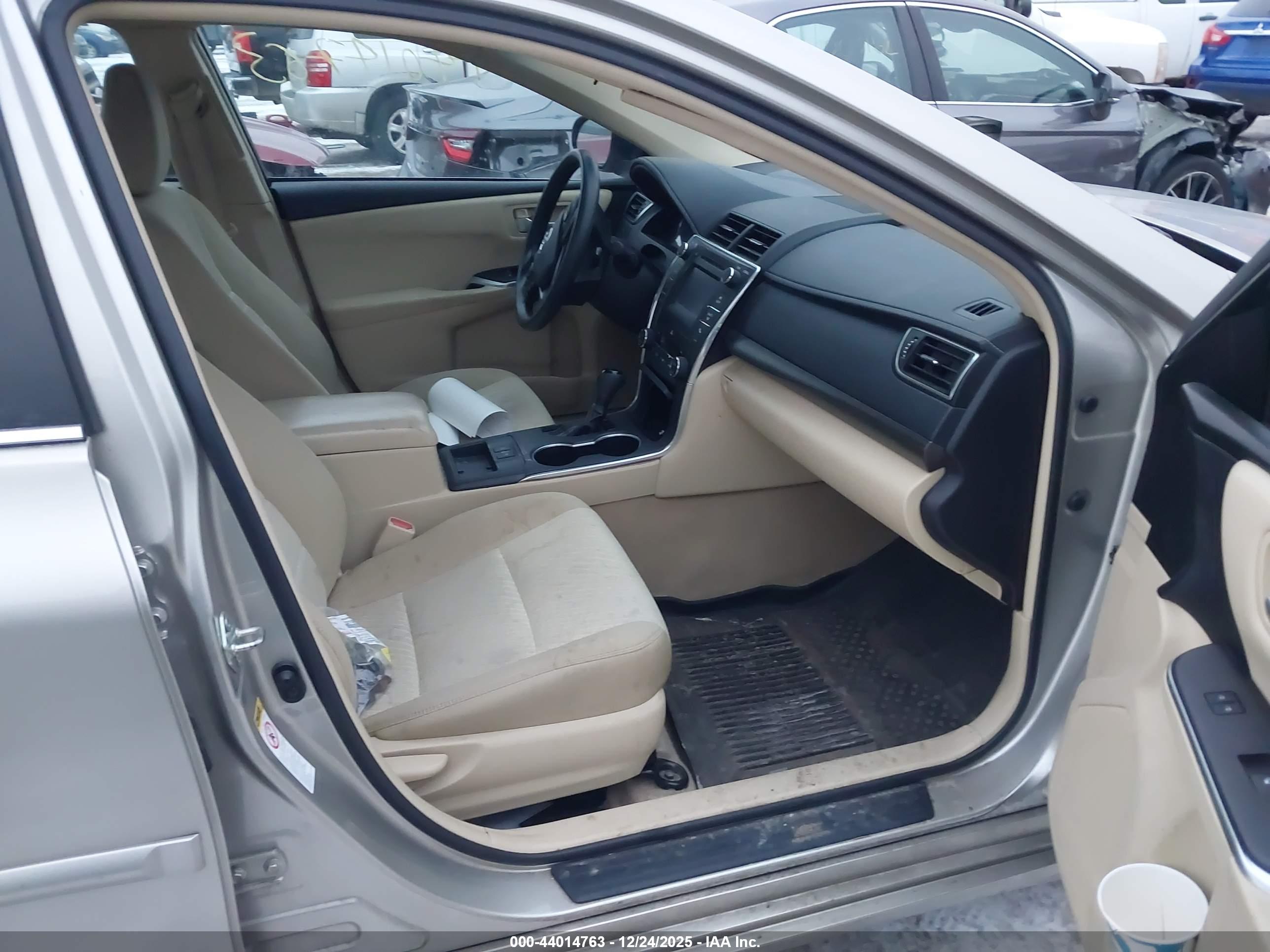 TOYOTA CAMRY image 5