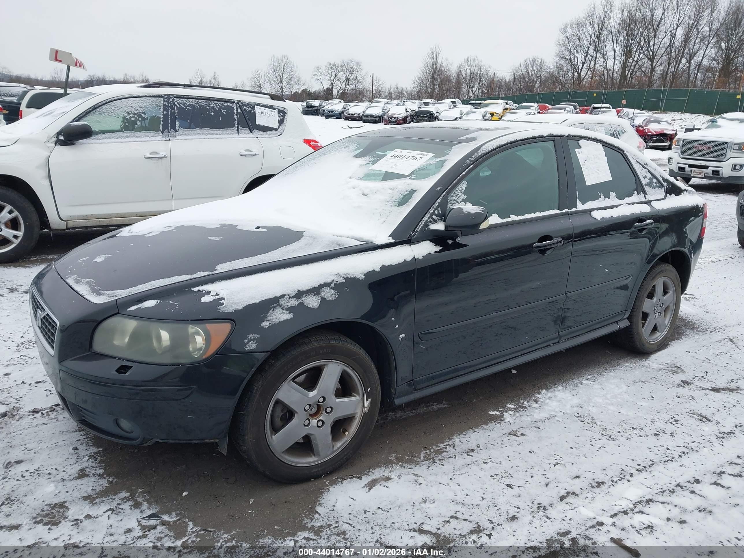 VOLVO S40 image 2