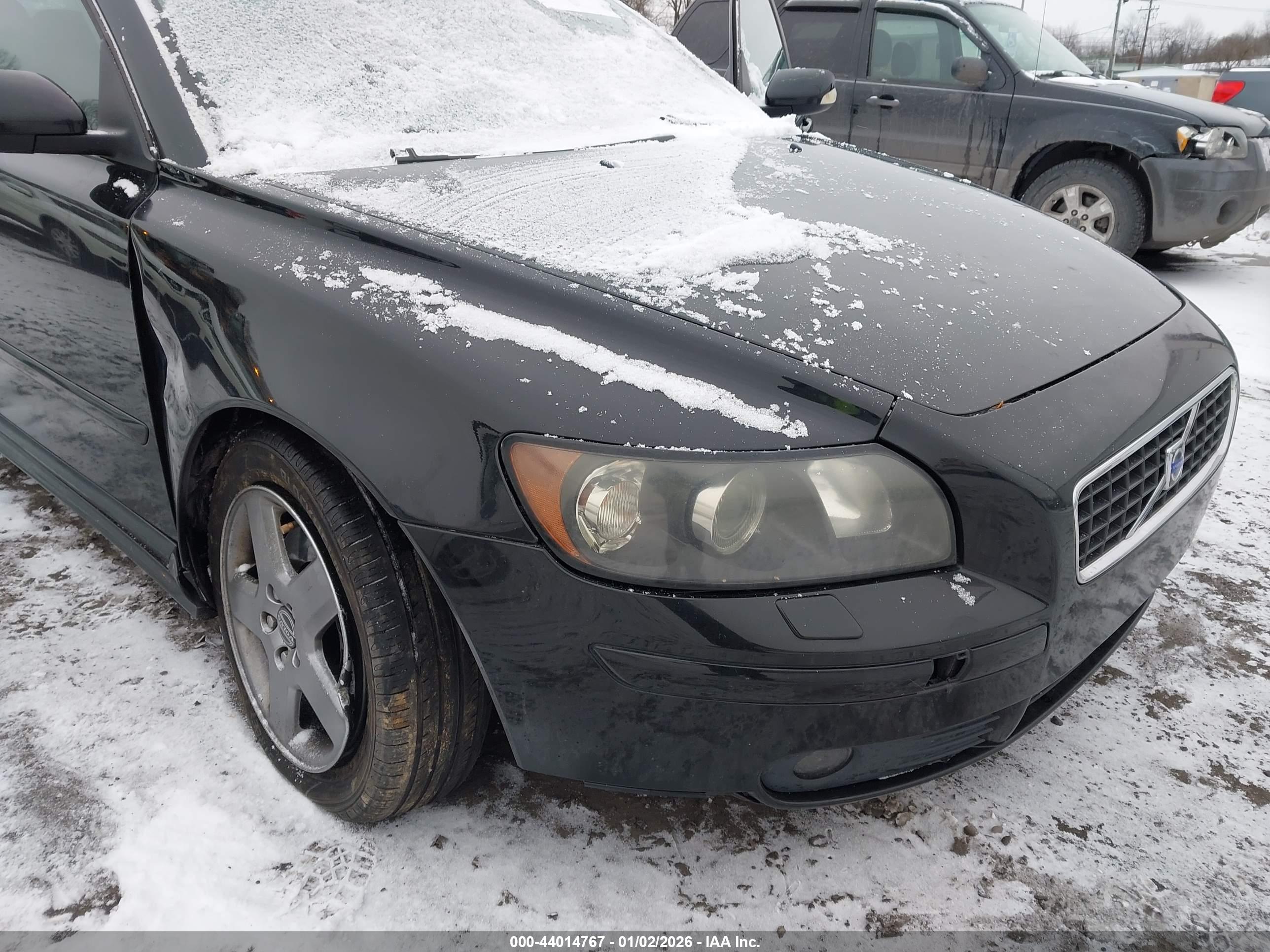 VOLVO S40 image 6