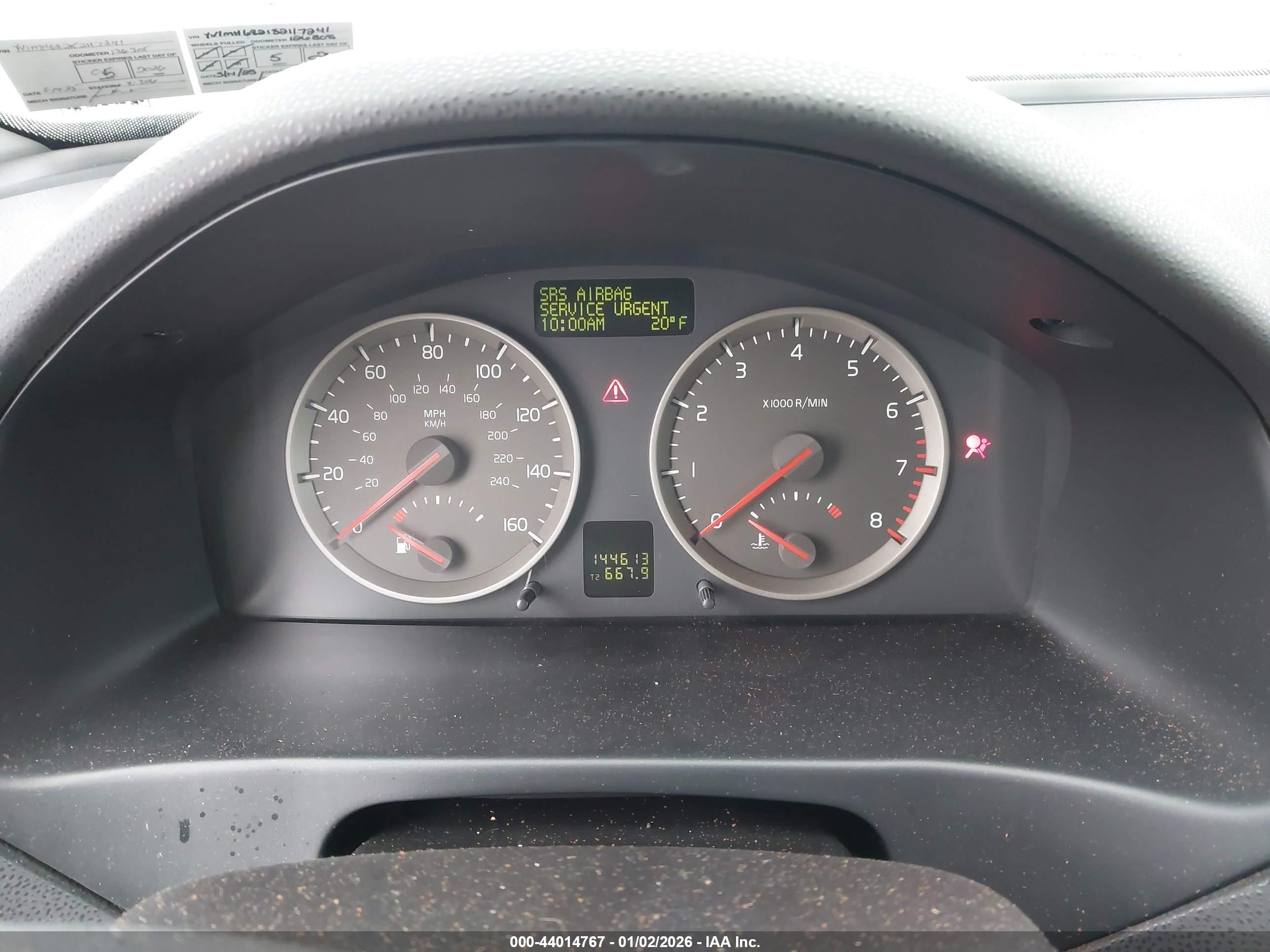 VOLVO S40 image 7