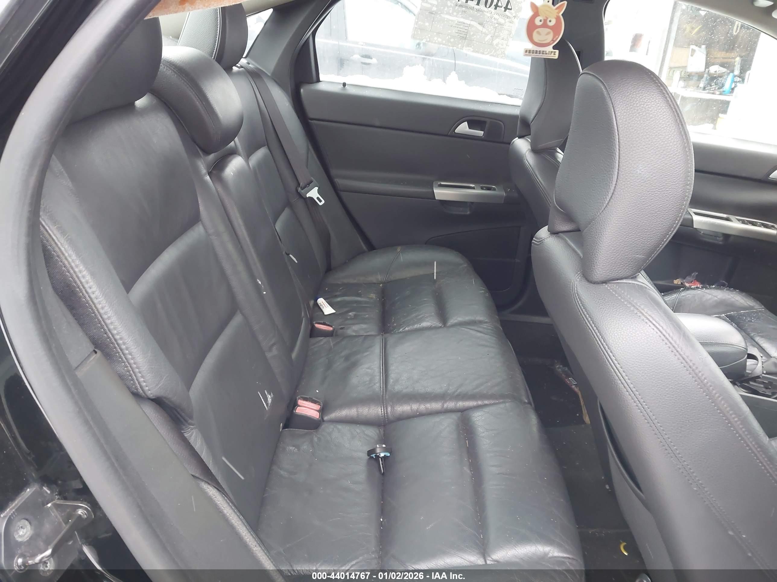 VOLVO S40 image 8
