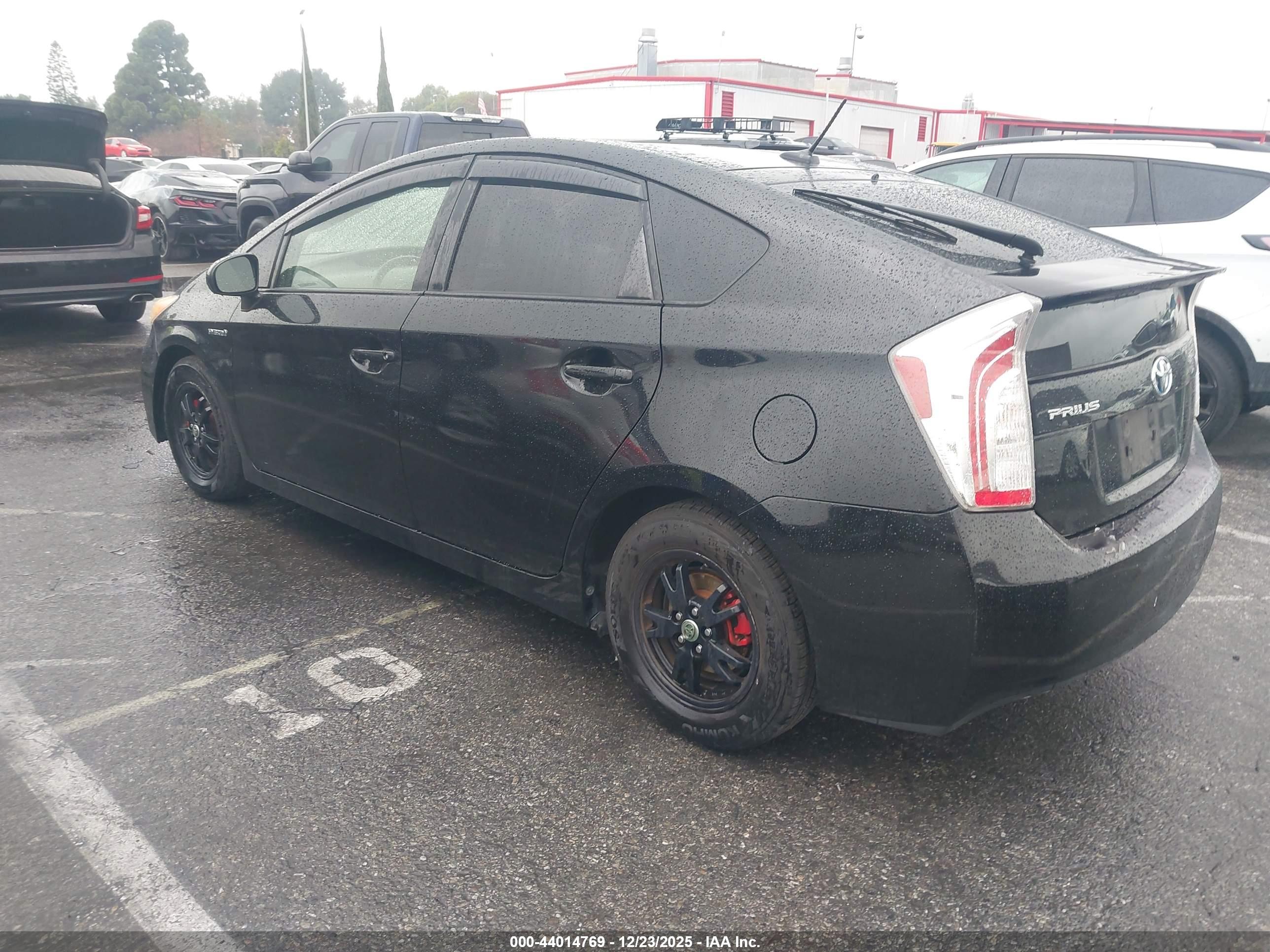 TOYOTA PRIUS image 3