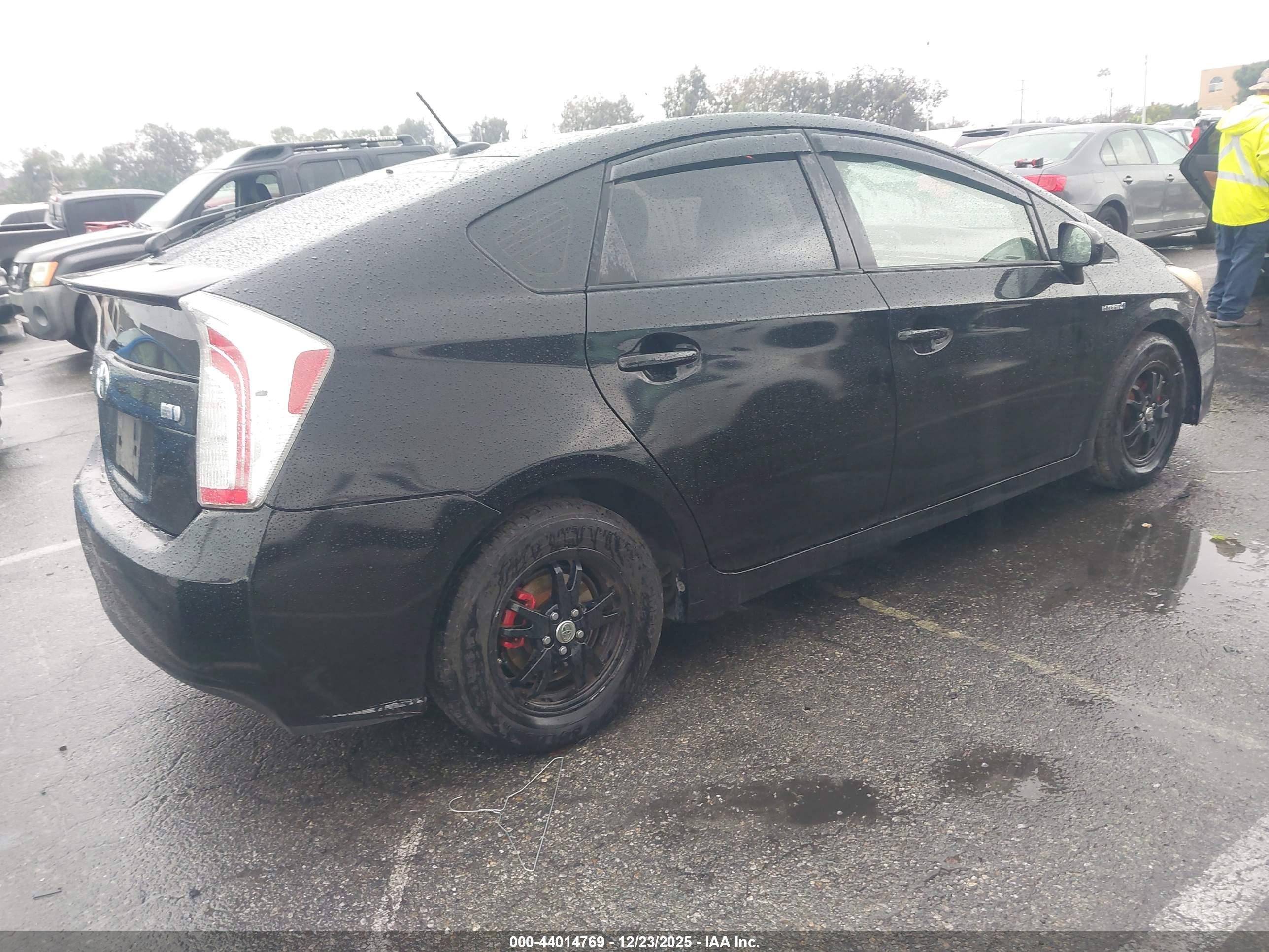 TOYOTA PRIUS image 4