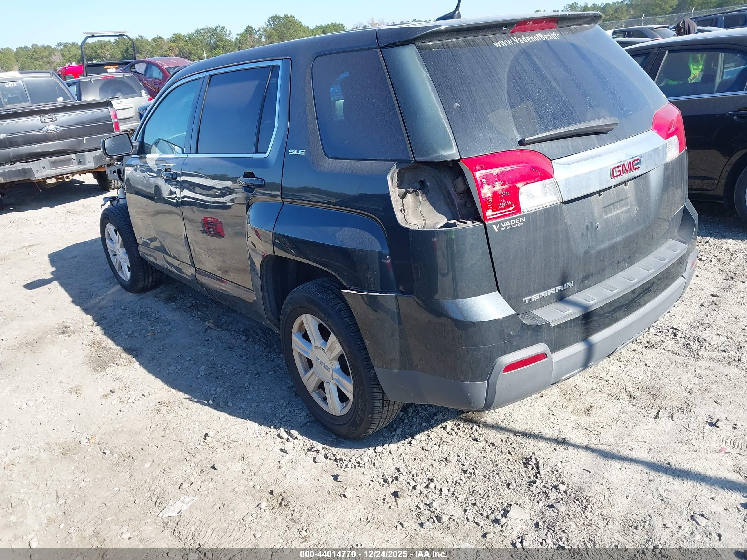 GMC TERRAIN image 3