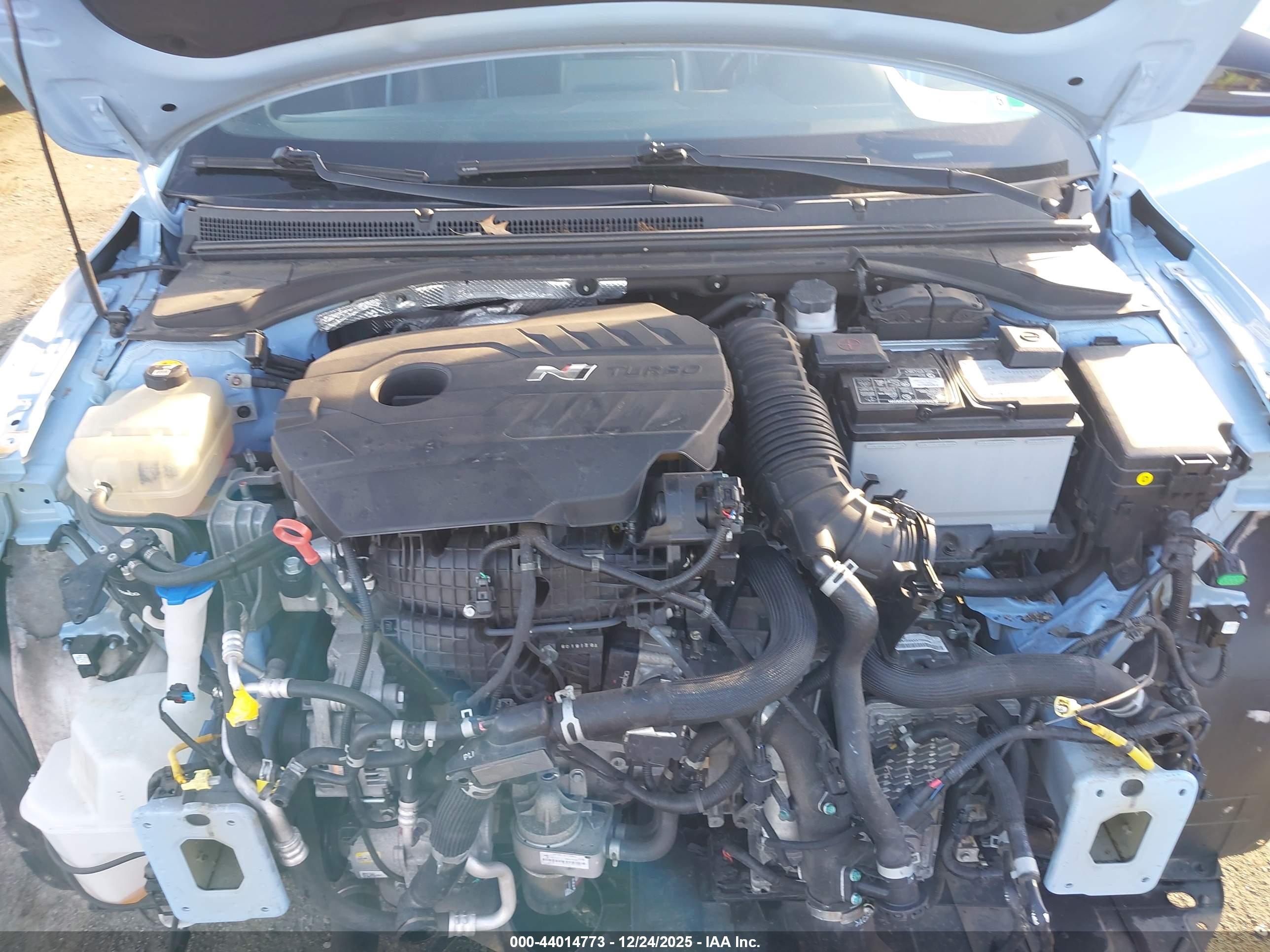 HYUNDAI VELOSTER image 10
