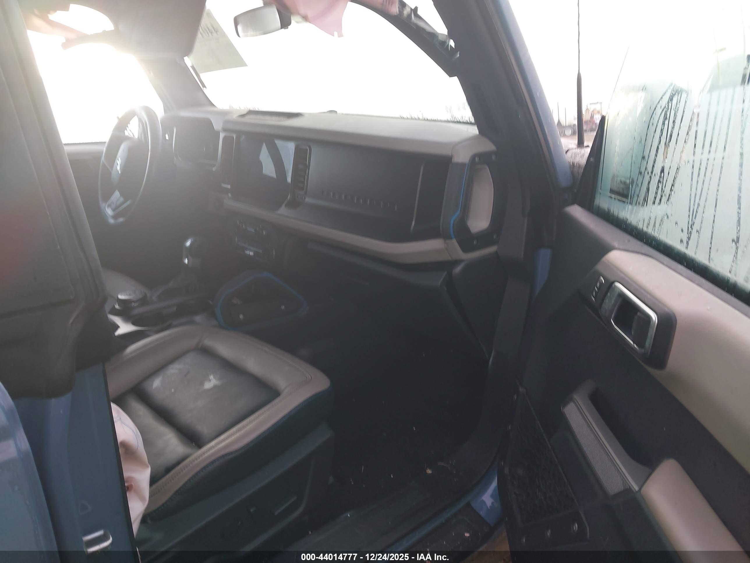 FORD BRONCO image 5