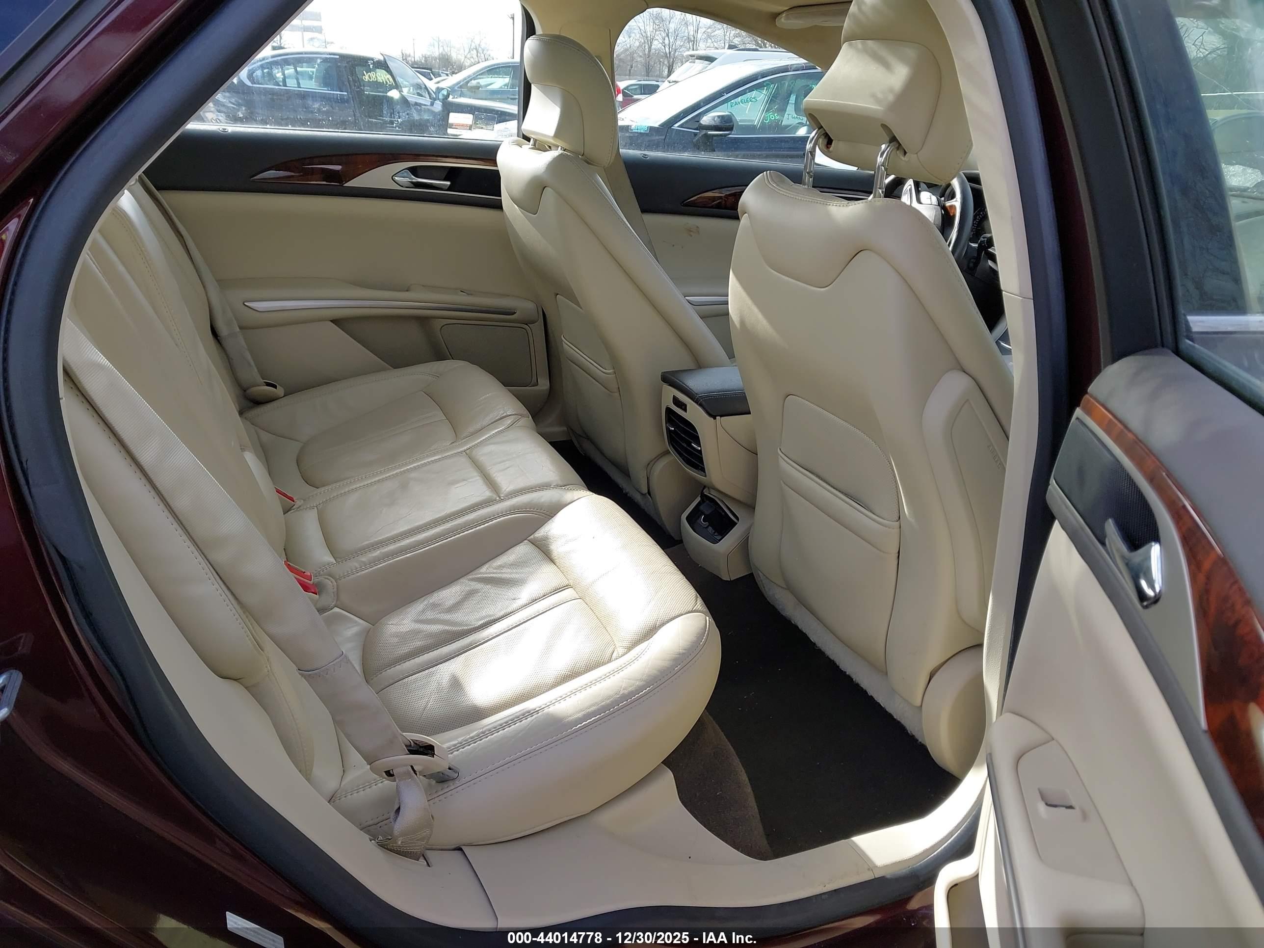 LINCOLN MKZ image 8