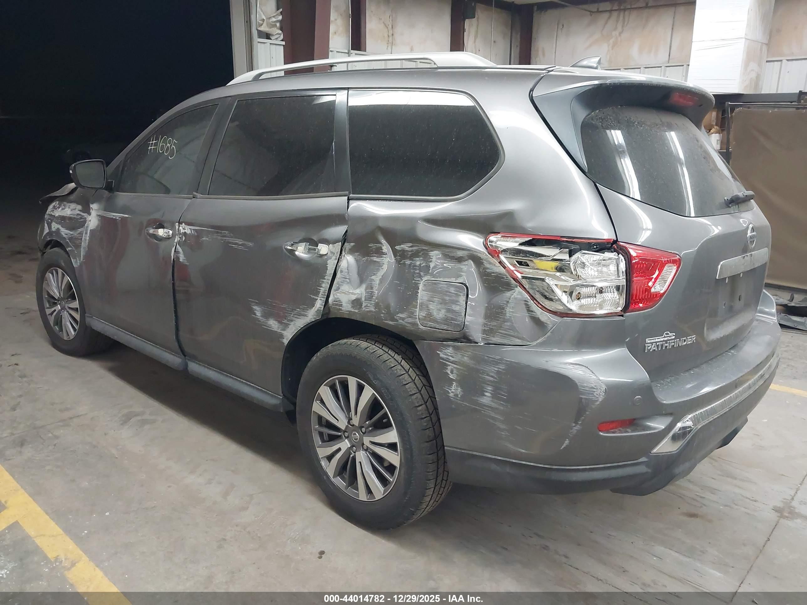 NISSAN PATHFINDER image 3