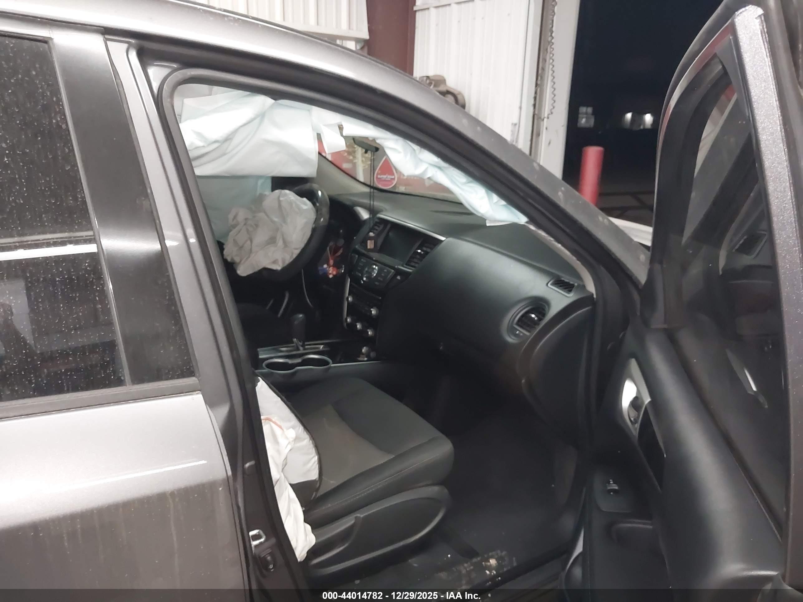 NISSAN PATHFINDER image 5